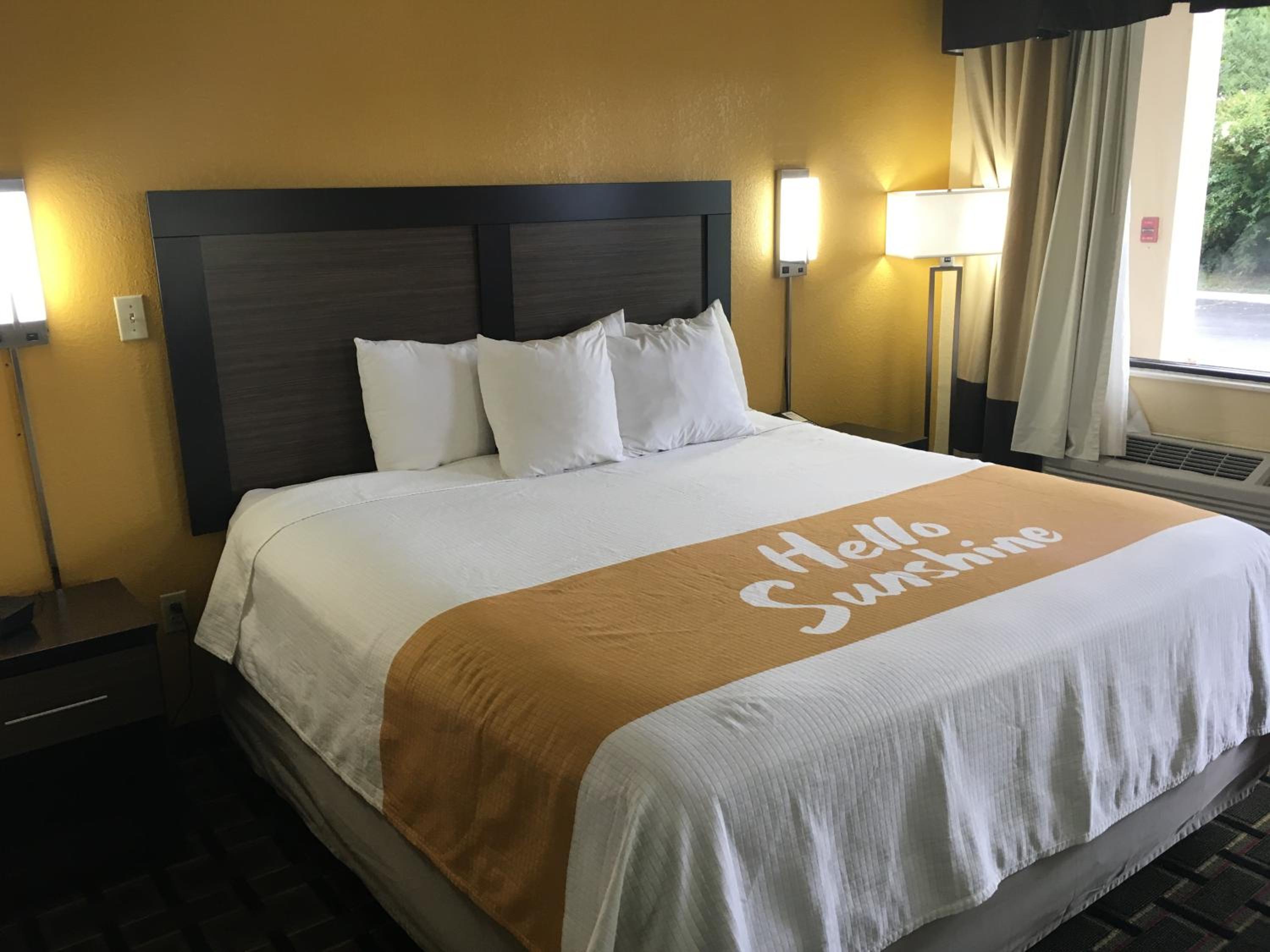 King Room- Non-Smoking - Photo 1