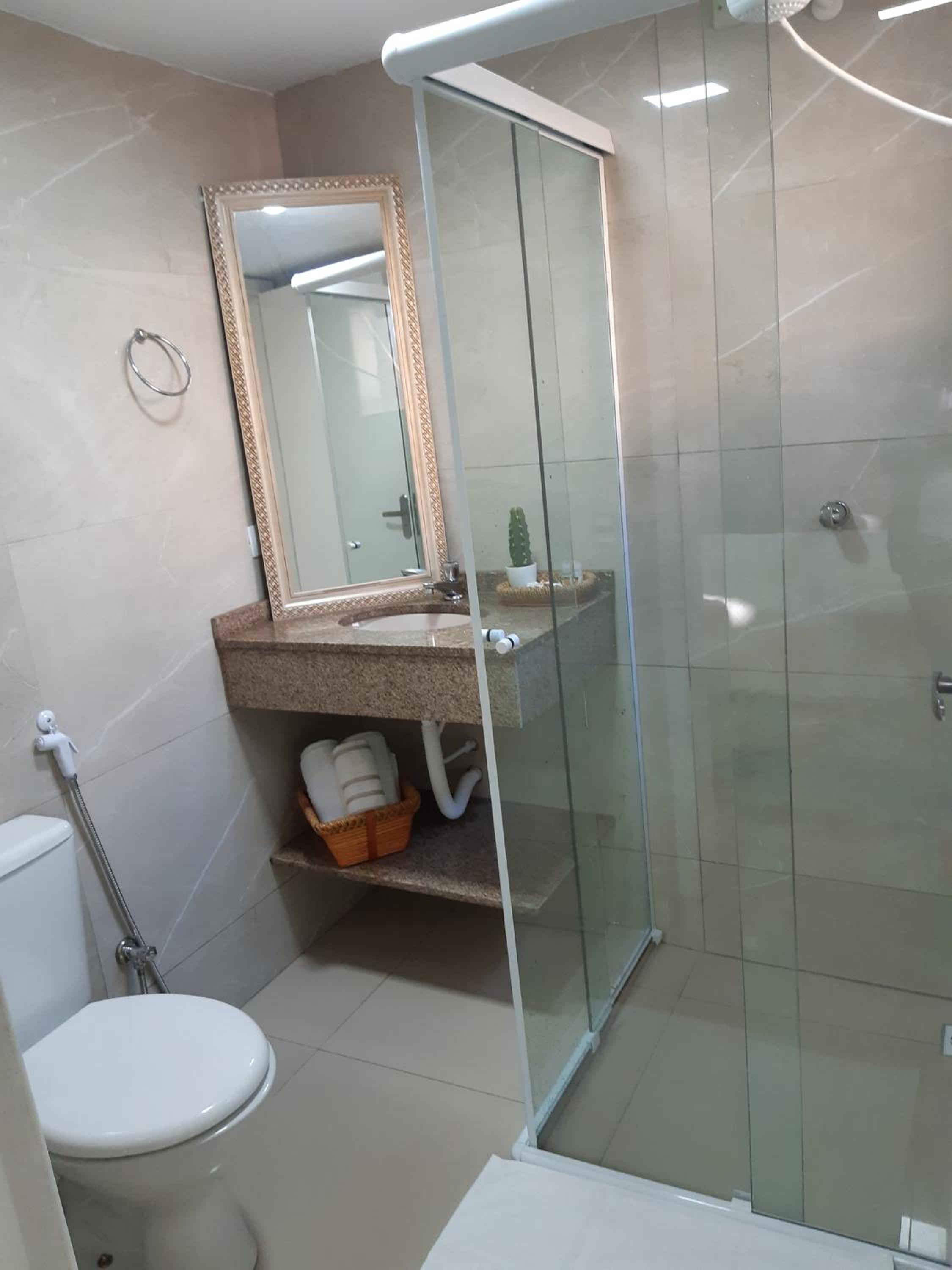 Standard Suite - Photo 9