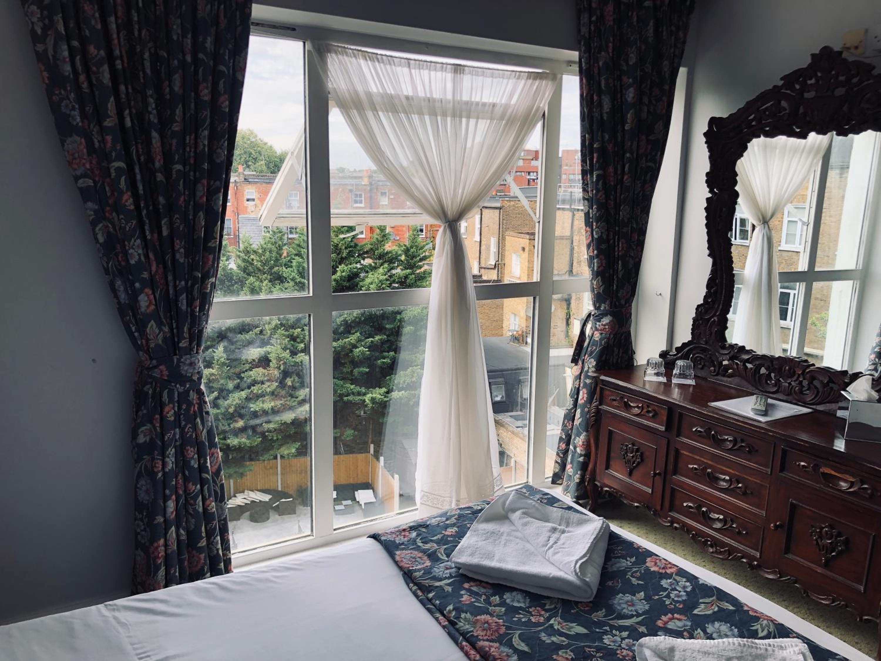 Standard Double Room photo 2