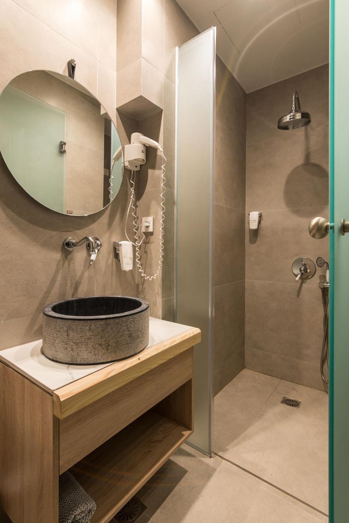 Junior Suite with Sea View - Photo 26