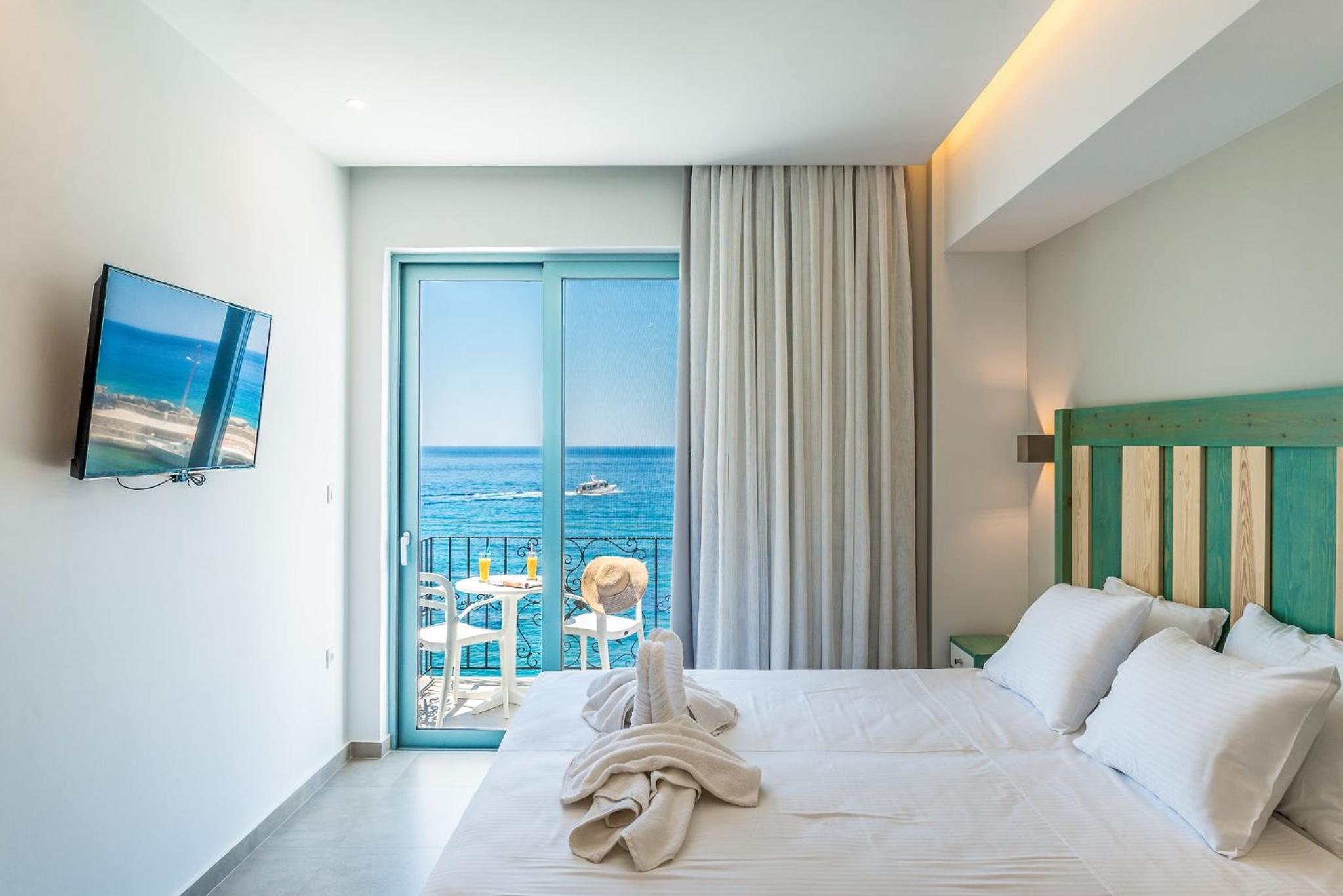 Double or Twin Room with Sea View - Photo 2