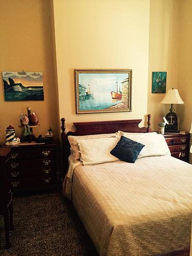 Queen Room photo 1
