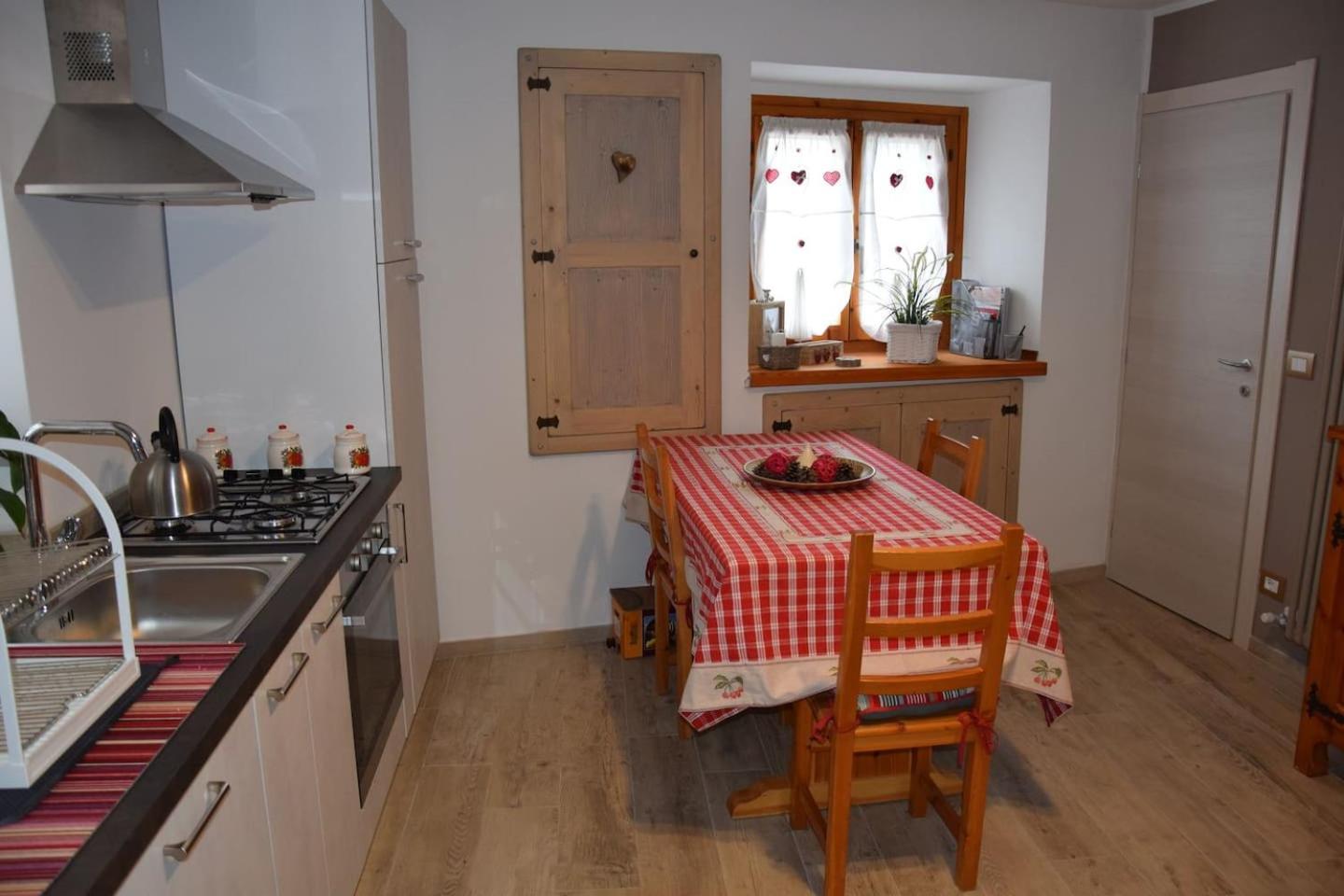 One-Bedroom Apartment - Photo 7