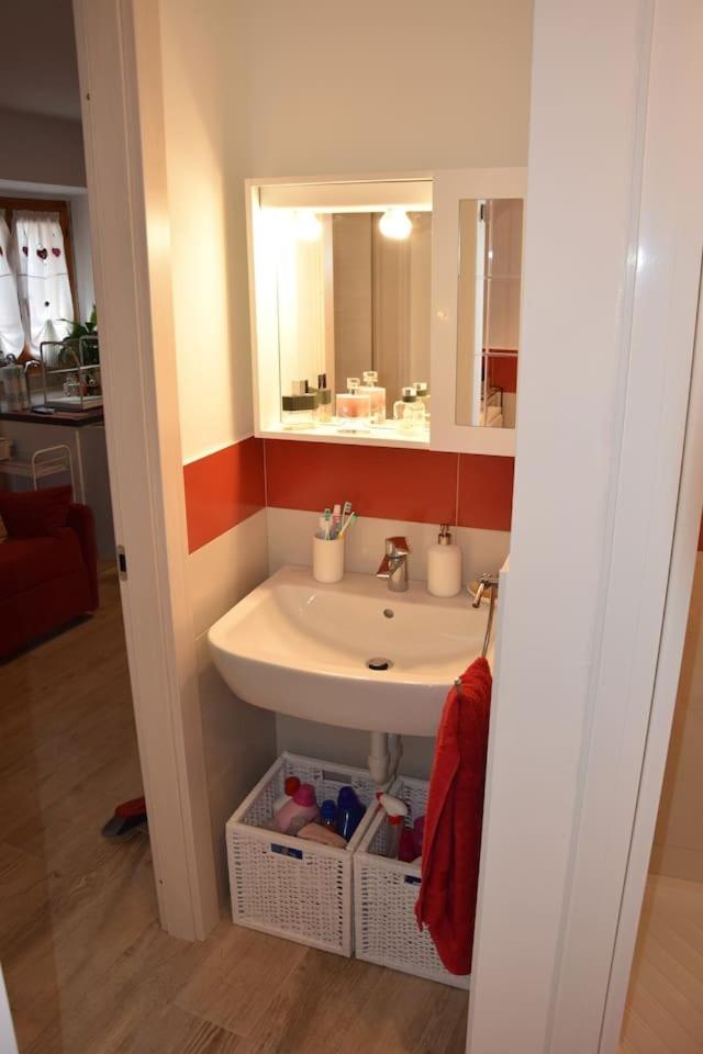 One-Bedroom Apartment - Photo 3