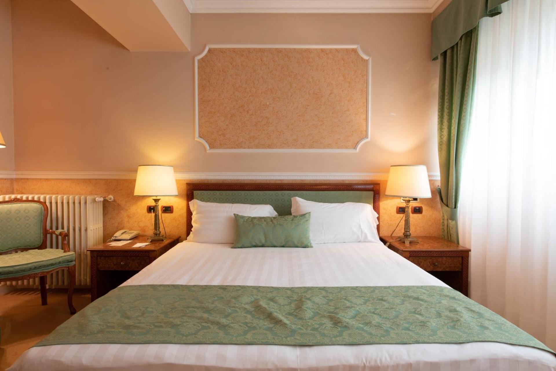 Deluxe Double Room - Photo 2