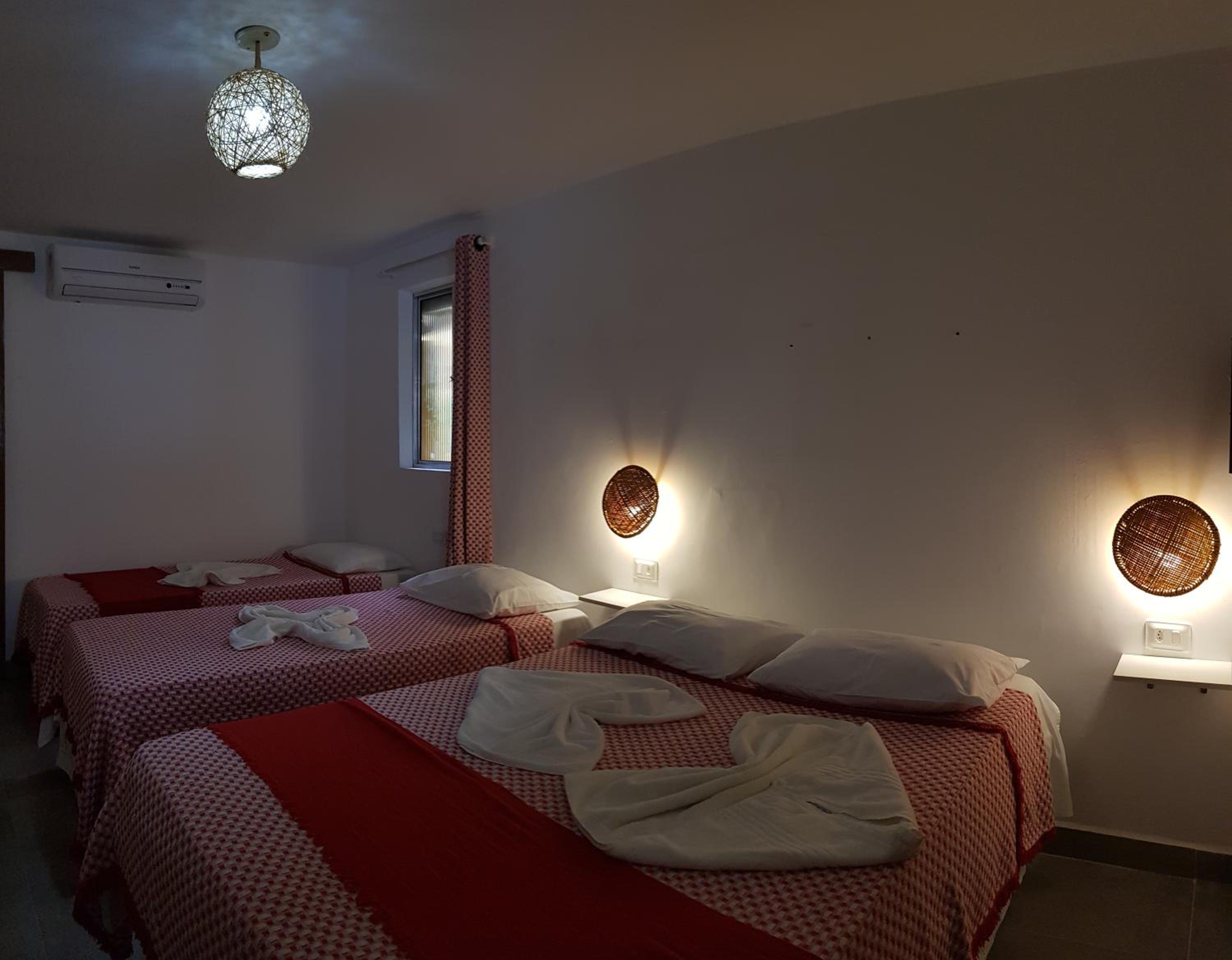 Quadruple Room with Terrace - Photo 2