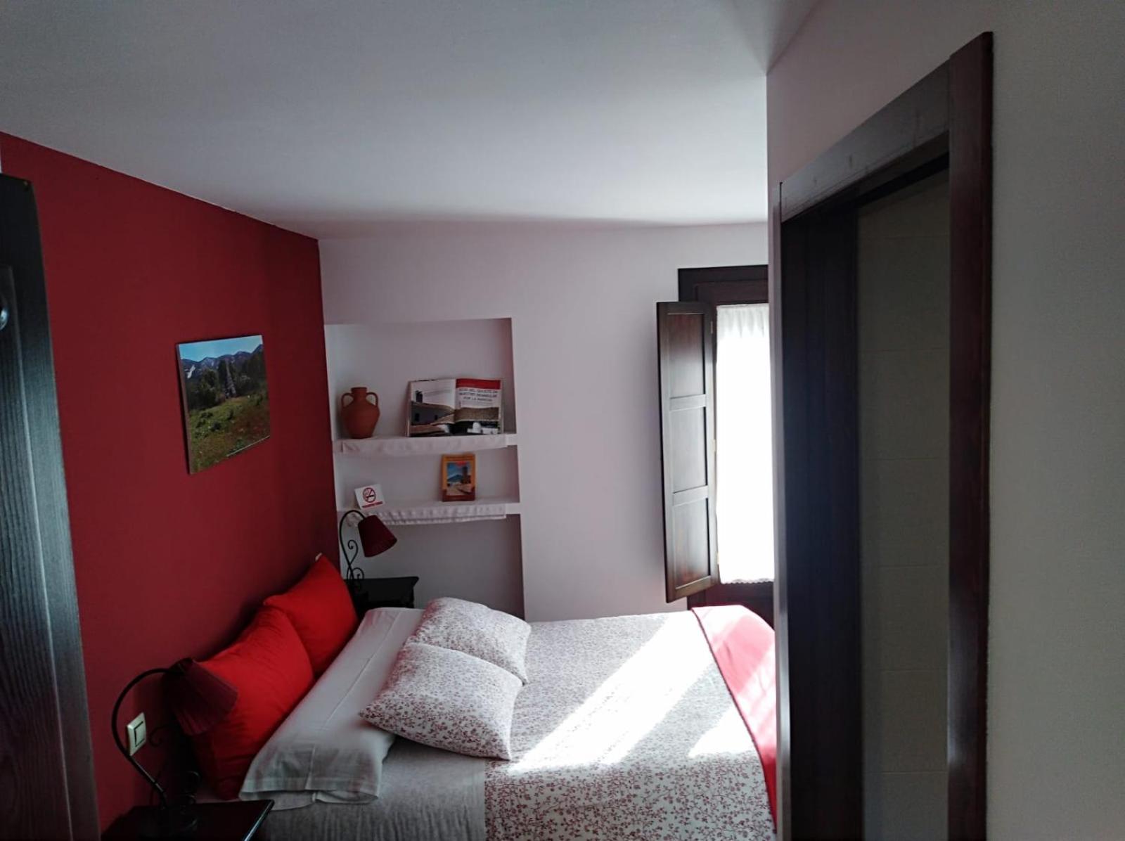 Double or Twin Room - Photo 13
