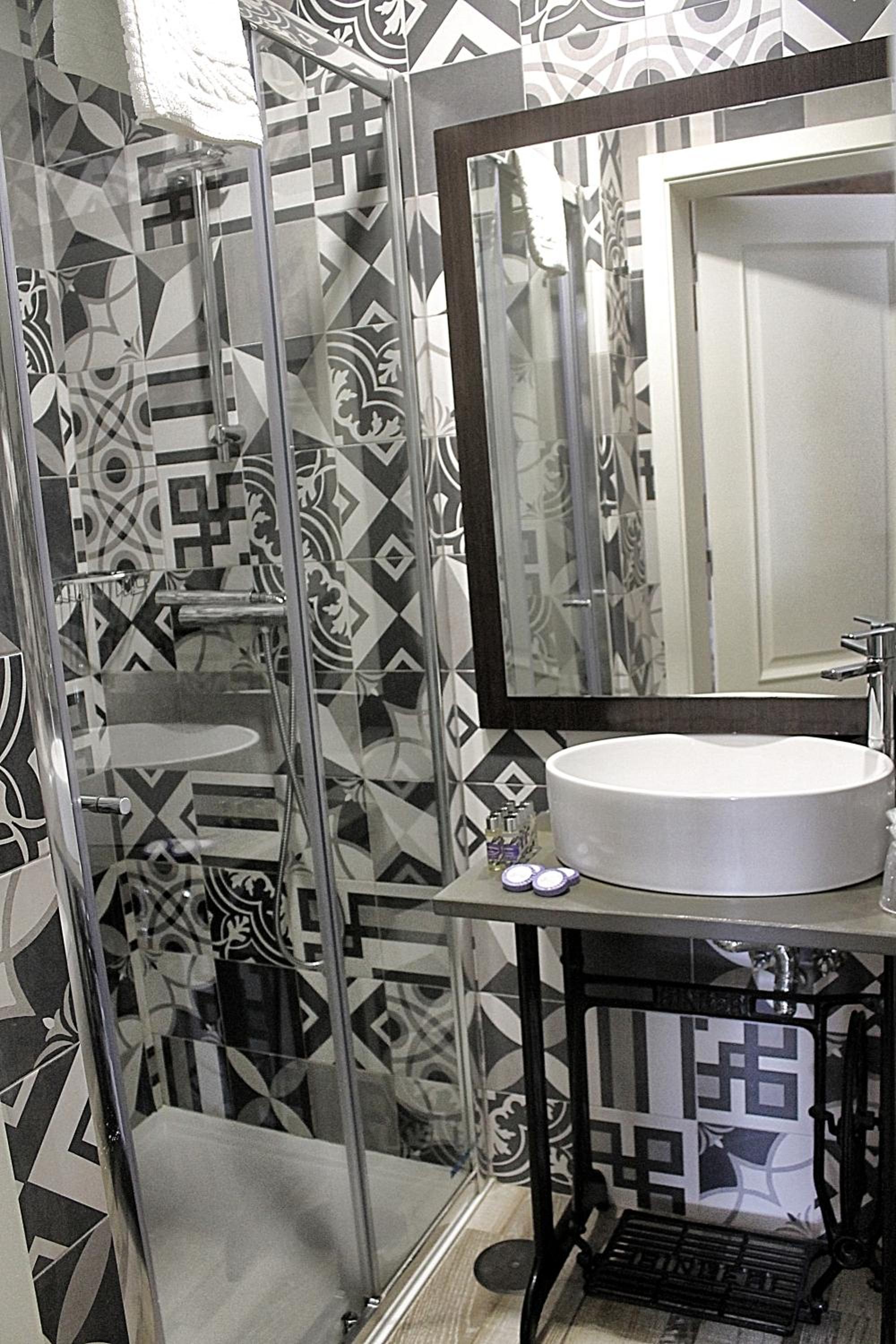 Superior Suite - Photo 4