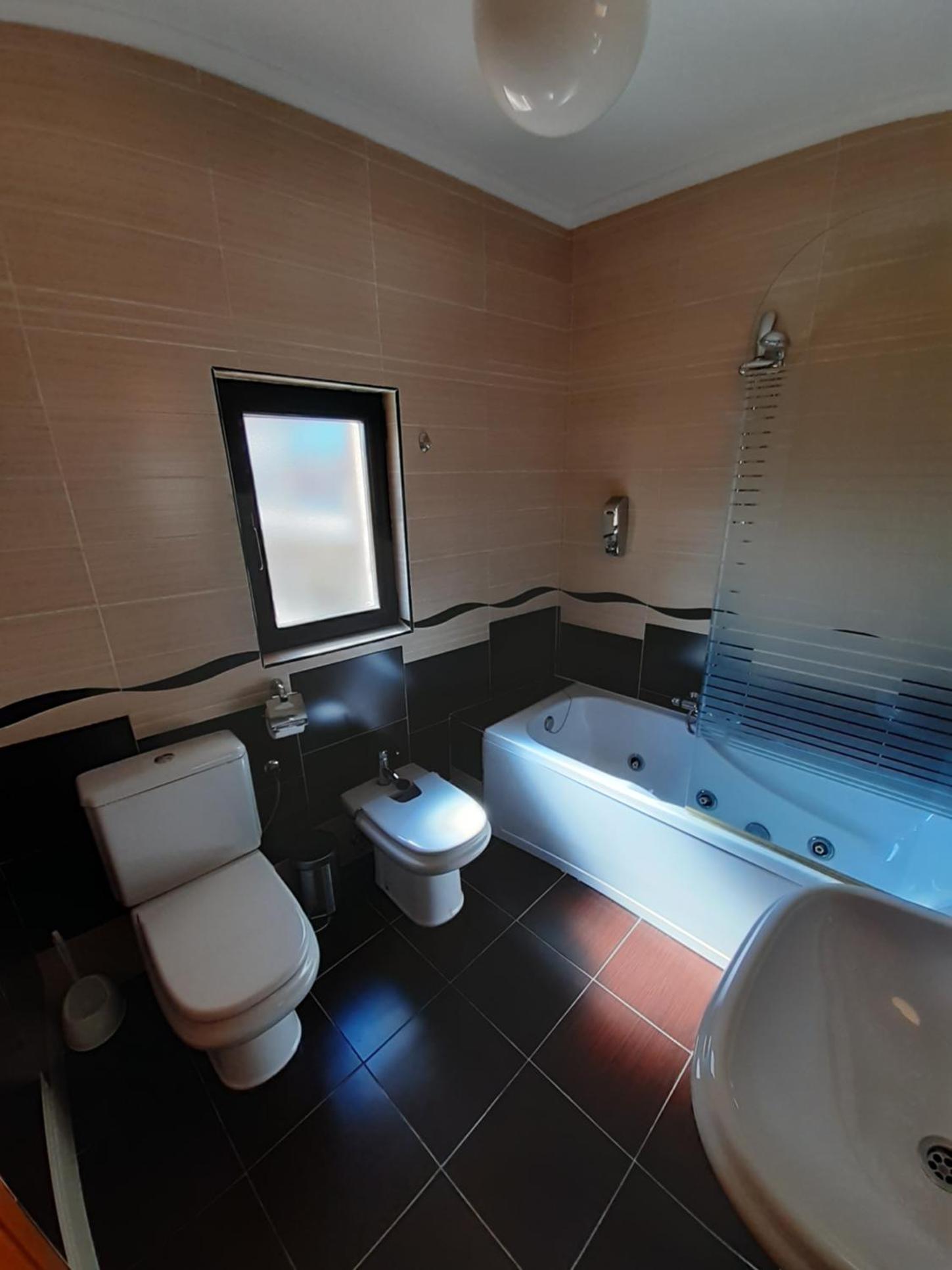Double or Twin Room - Photo 7