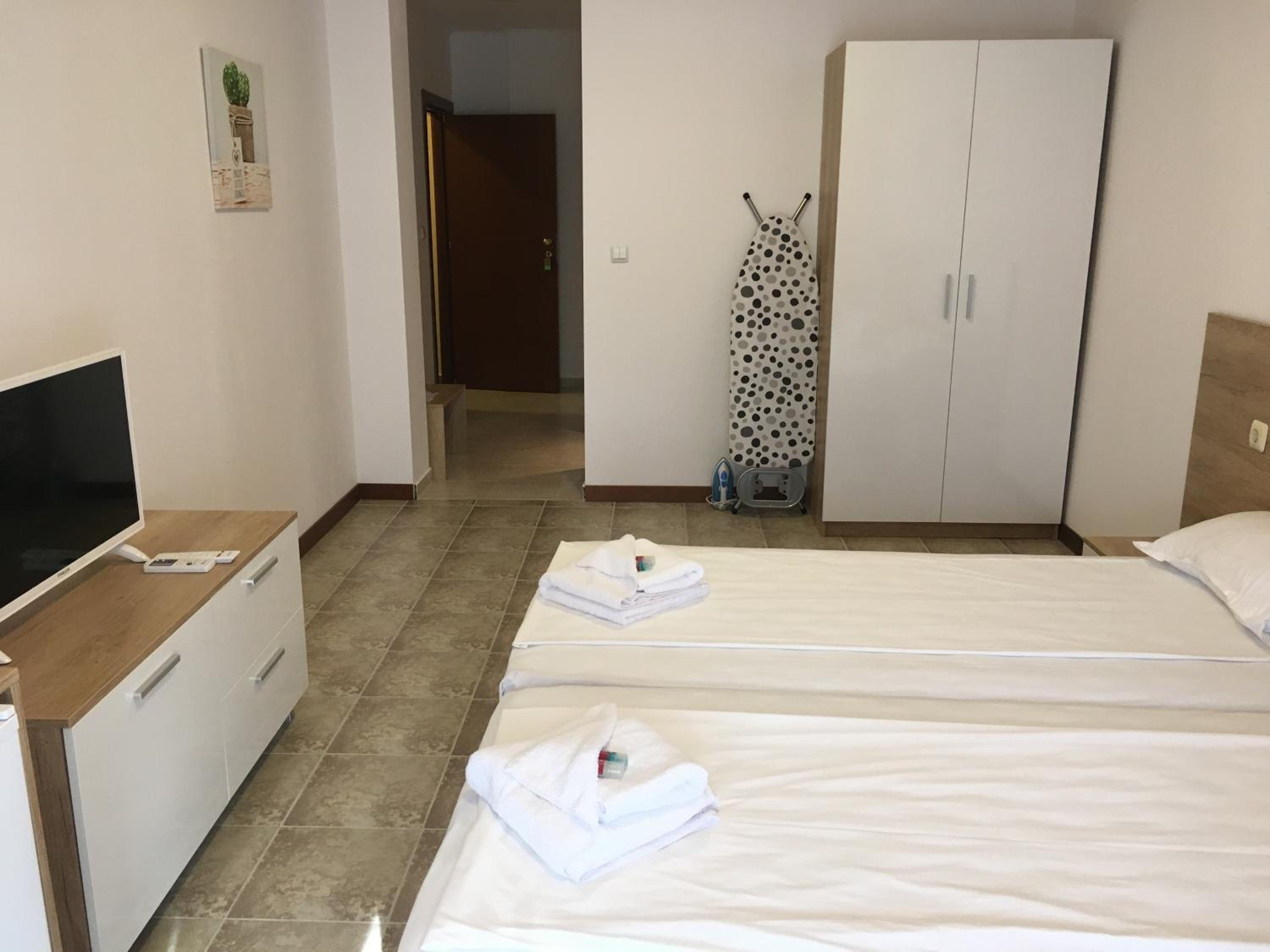 Standard Double or Twin Room photo 2