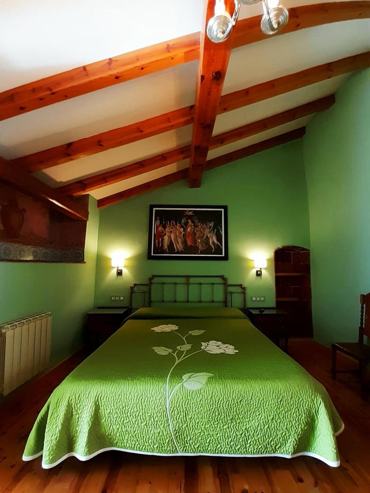 Double or Twin Room - Photo 9