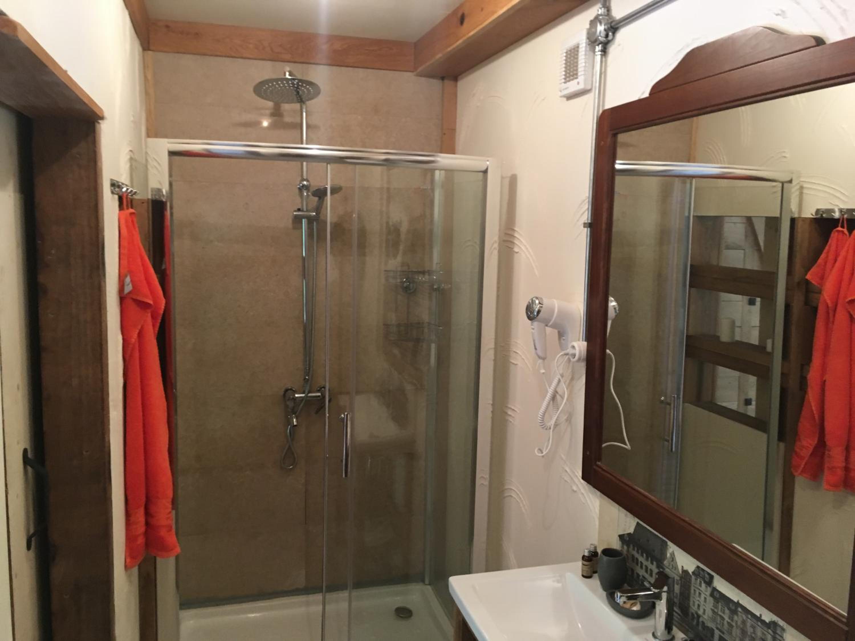 Superior Double Room - Photo 11