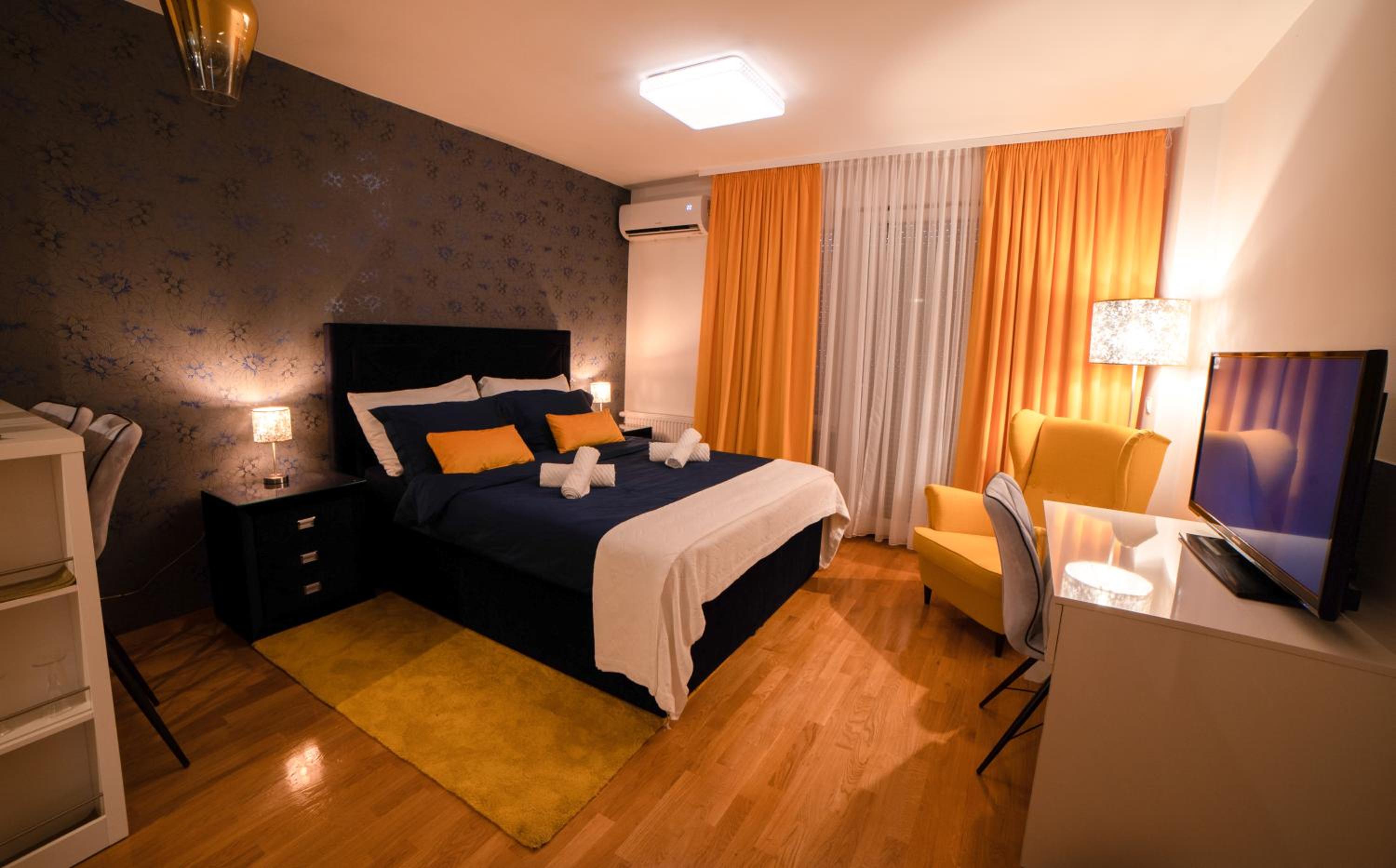 One-Bedroom Apartment - Photo 12