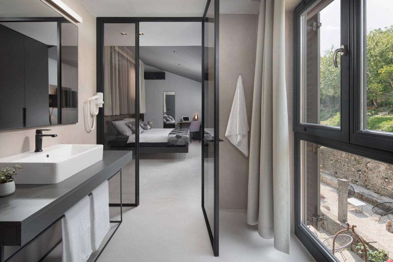 Deluxe King Suite - Photo 3