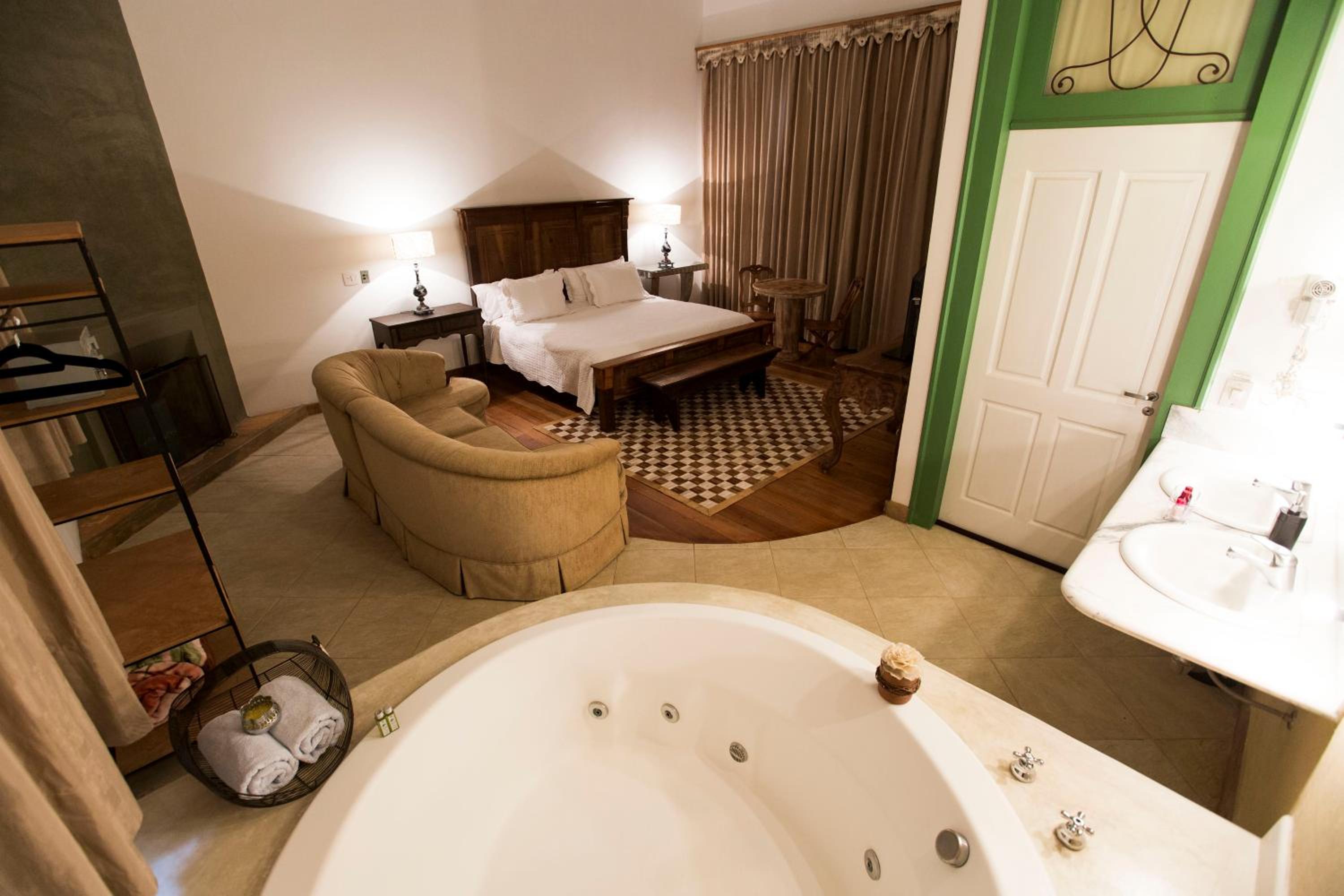 Luxury Room with Spa Bath