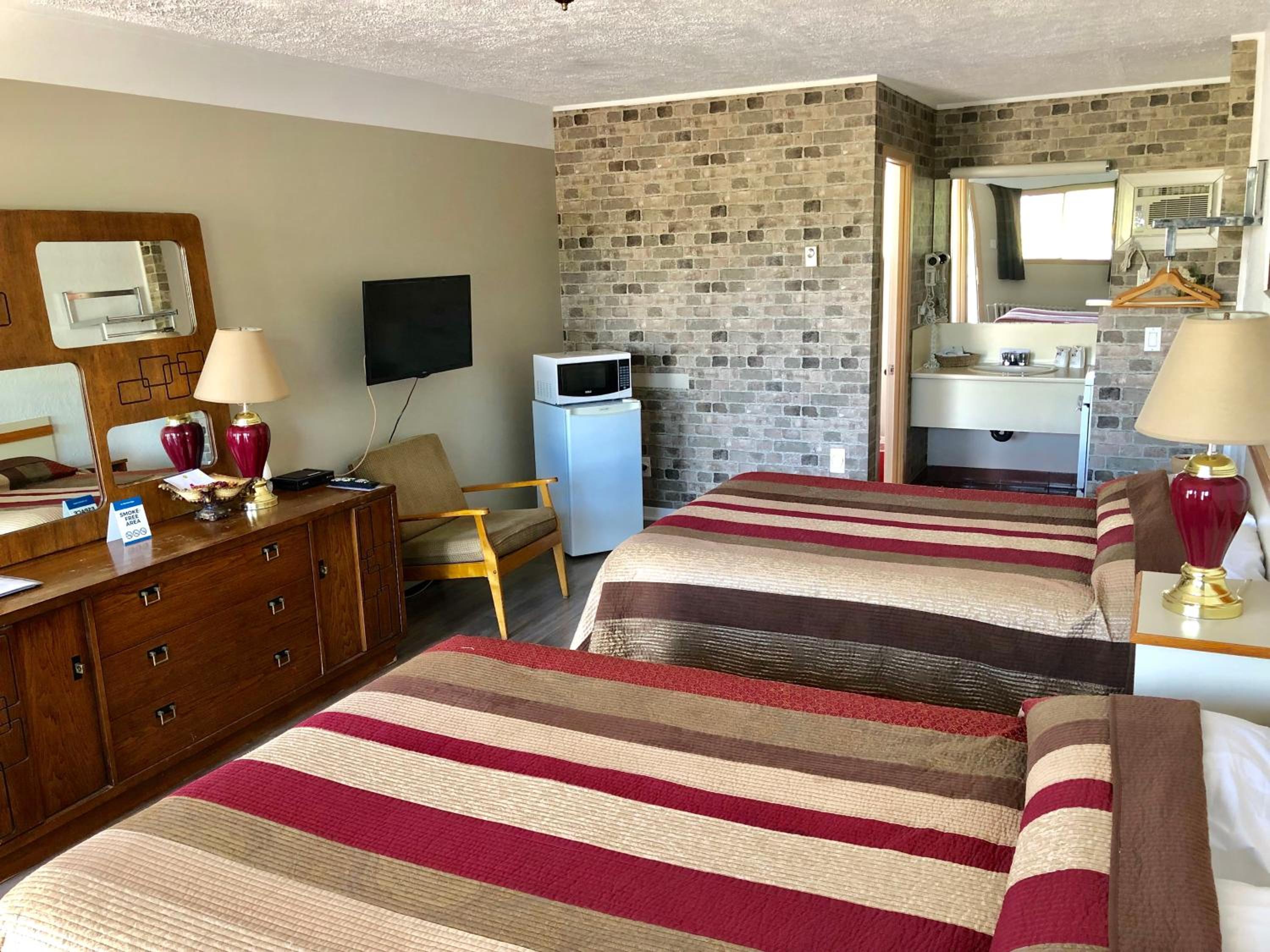 Double Room with Two Double Beds photo 1