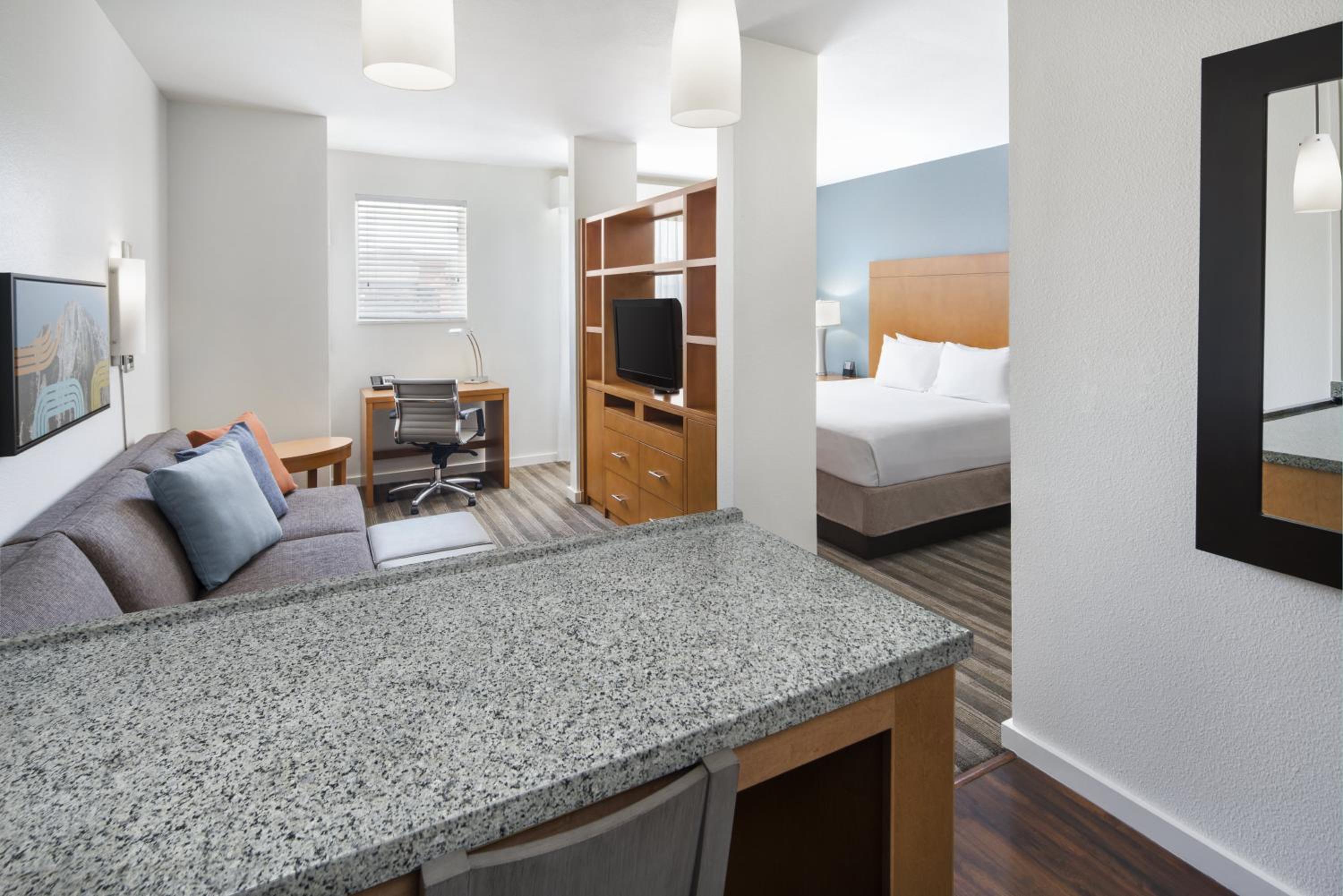 King Studio Suite - Photo 4