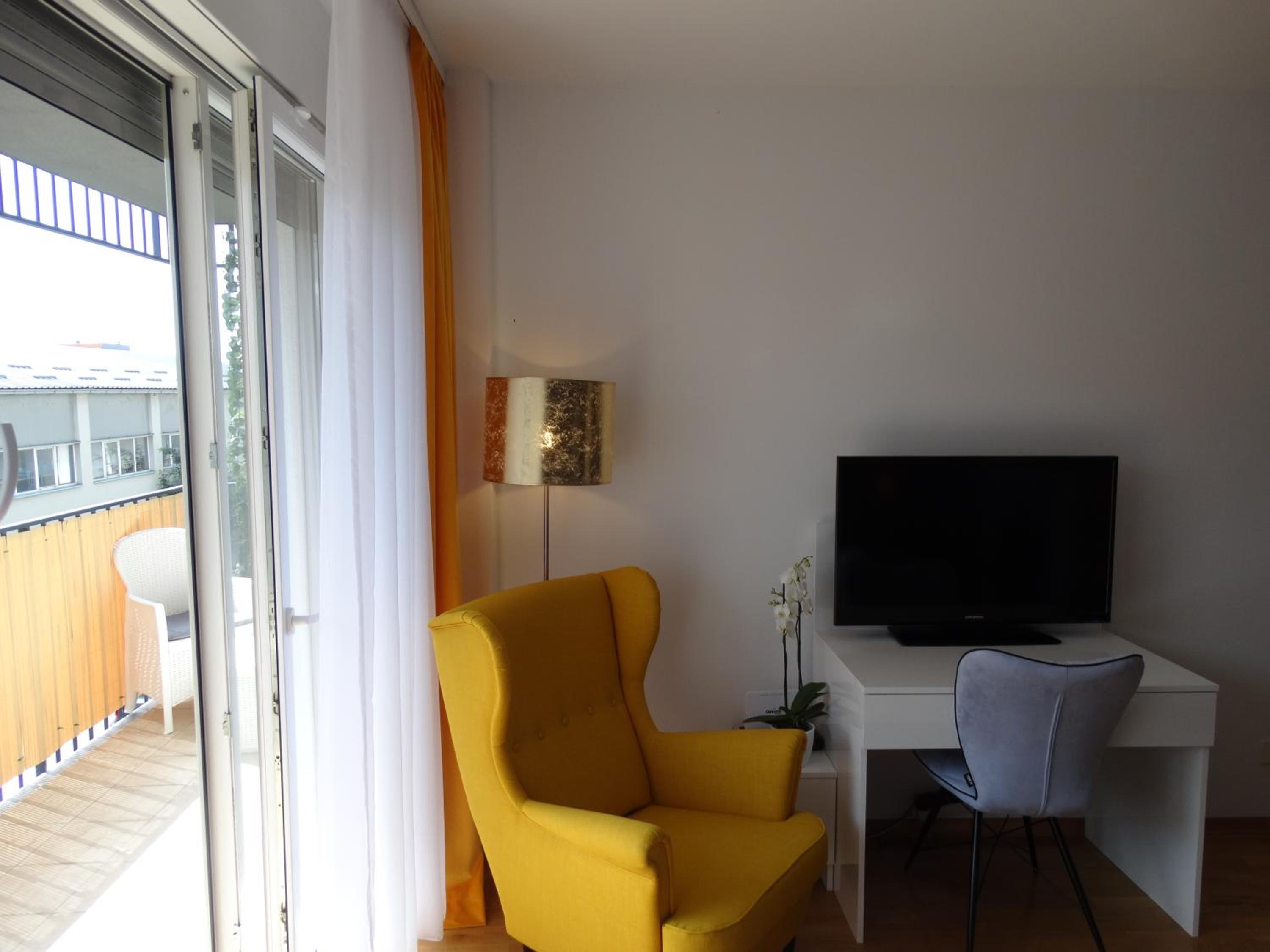 One-Bedroom Apartment - Photo 17