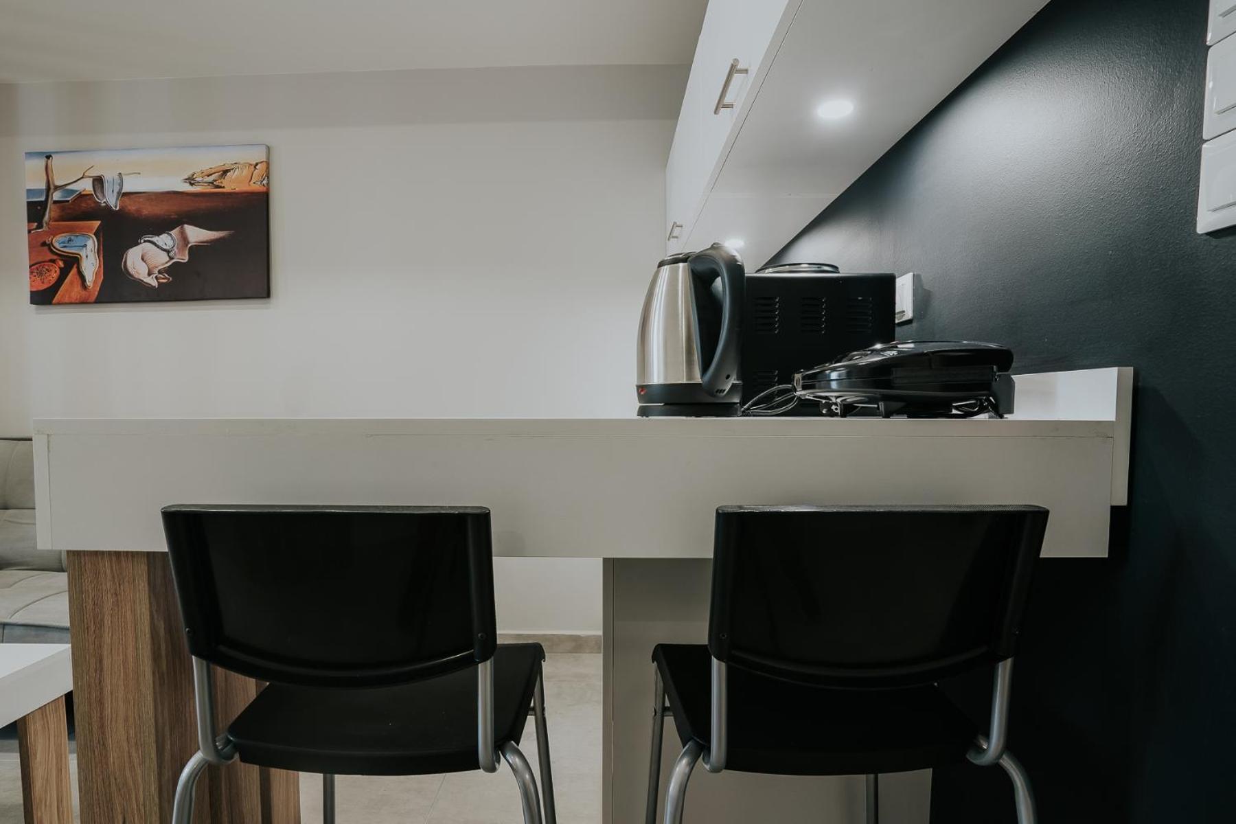 Studio Apartment - Photo 30