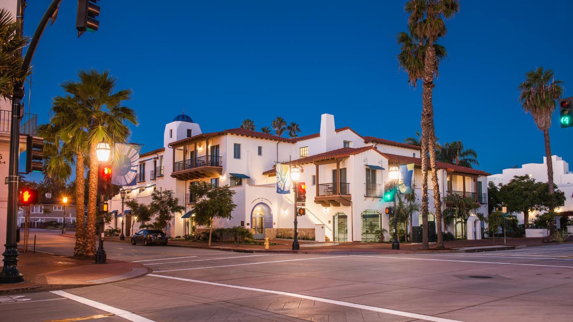 North Wing City King Room - City View