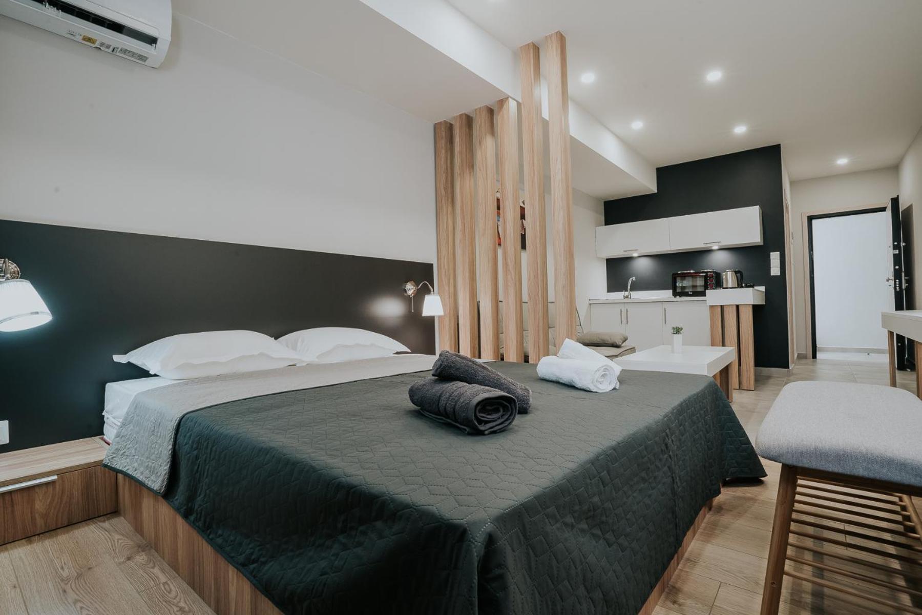 Studio Apartment - Photo 1