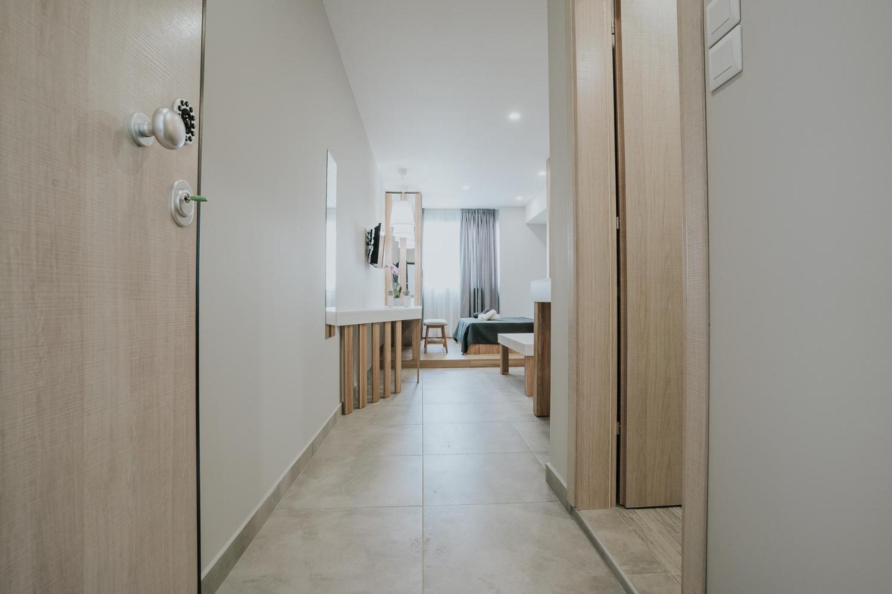 Studio Apartment - Photo 23