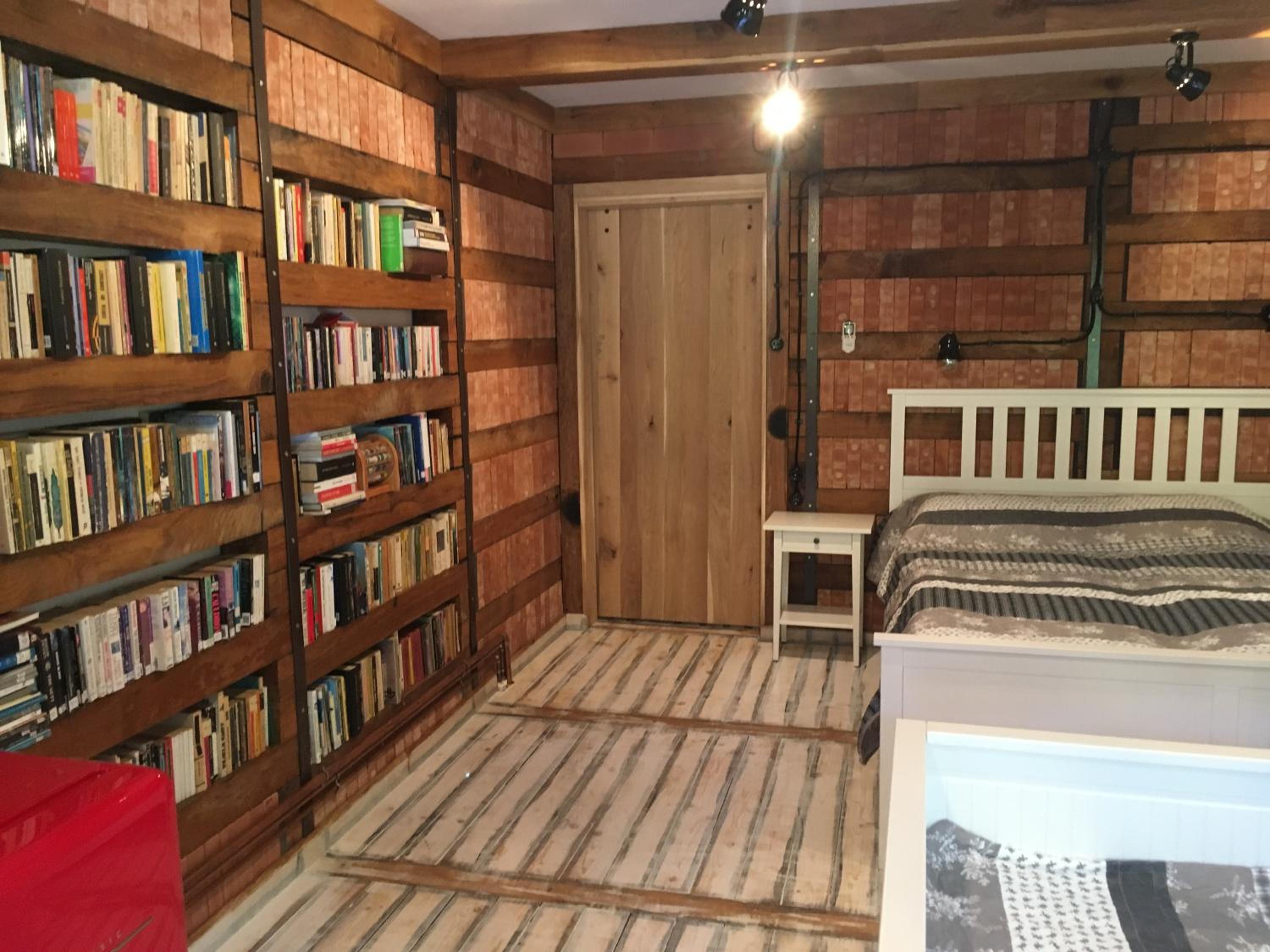 Family Room - Photo 10