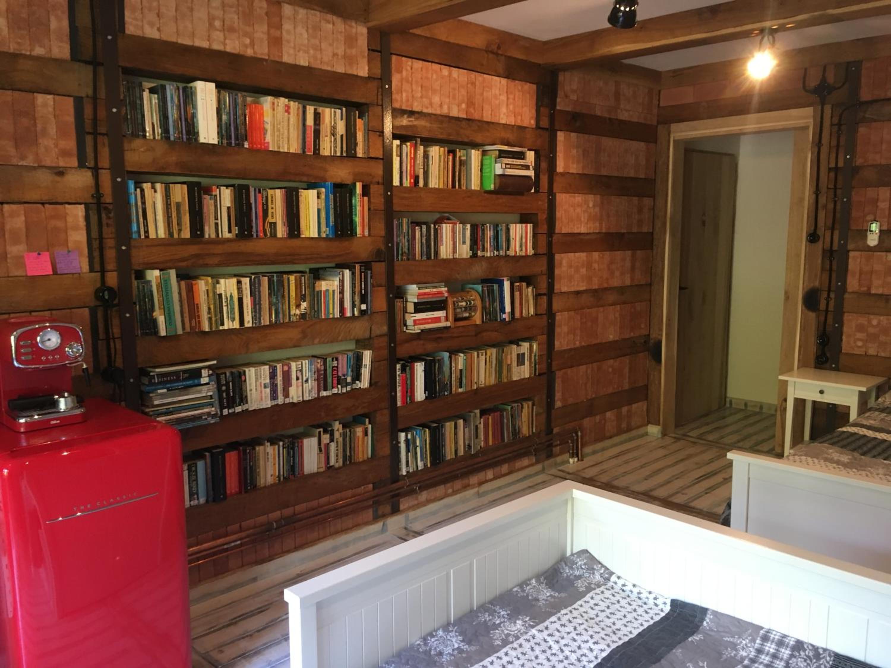 Family Room - Photo 11