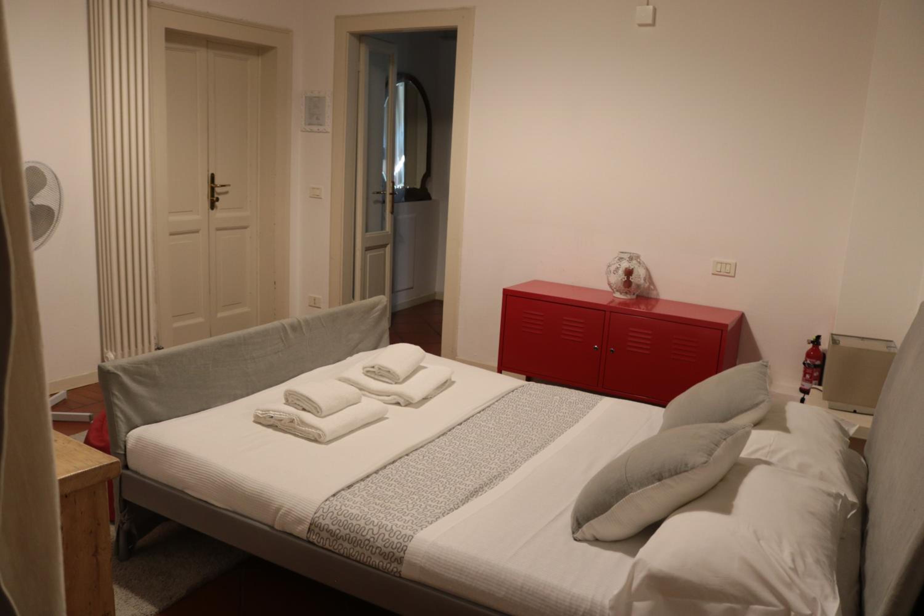 Double Room with Shared Bathroom photo 1