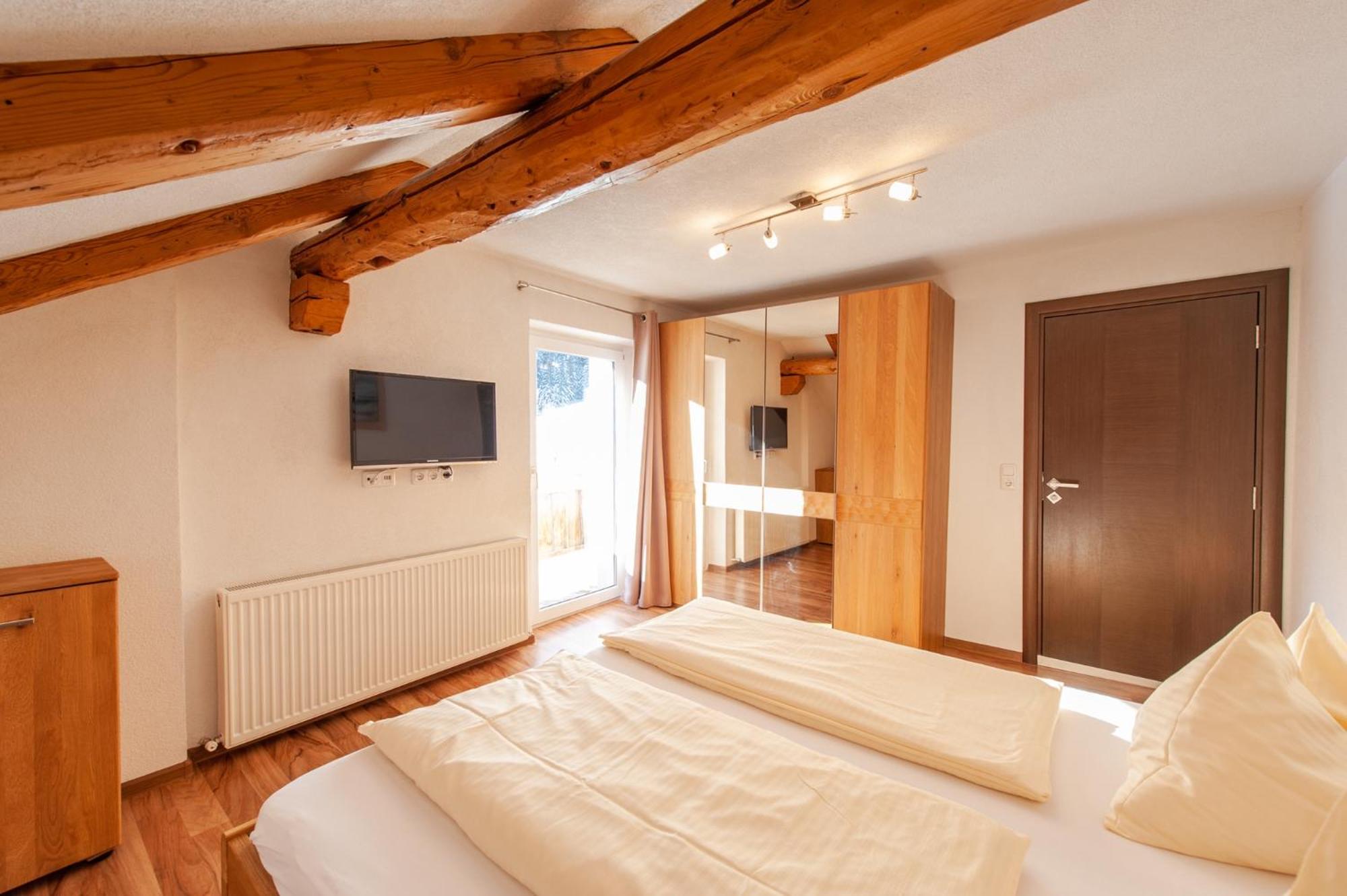 Two-Bedroom Apartment with Balcony photo 1