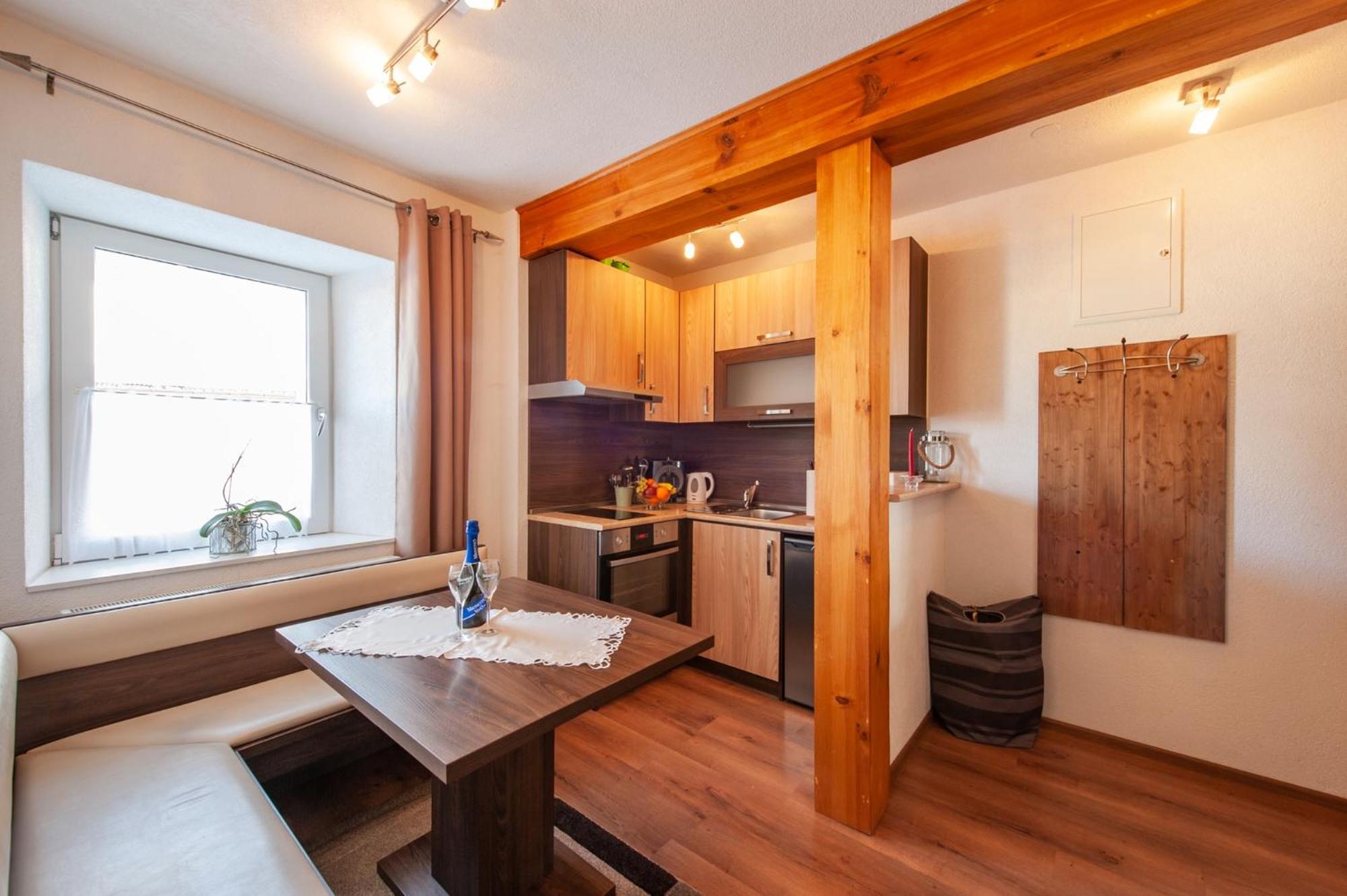 One-Bedroom Apartment photo 2