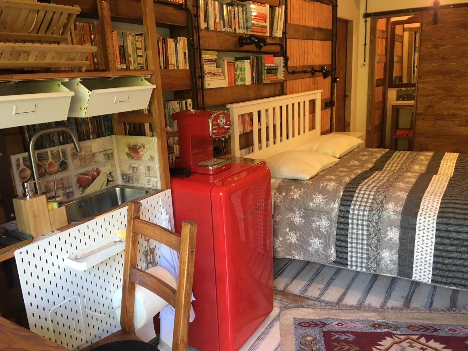 Standard Double Room - Photo 8
