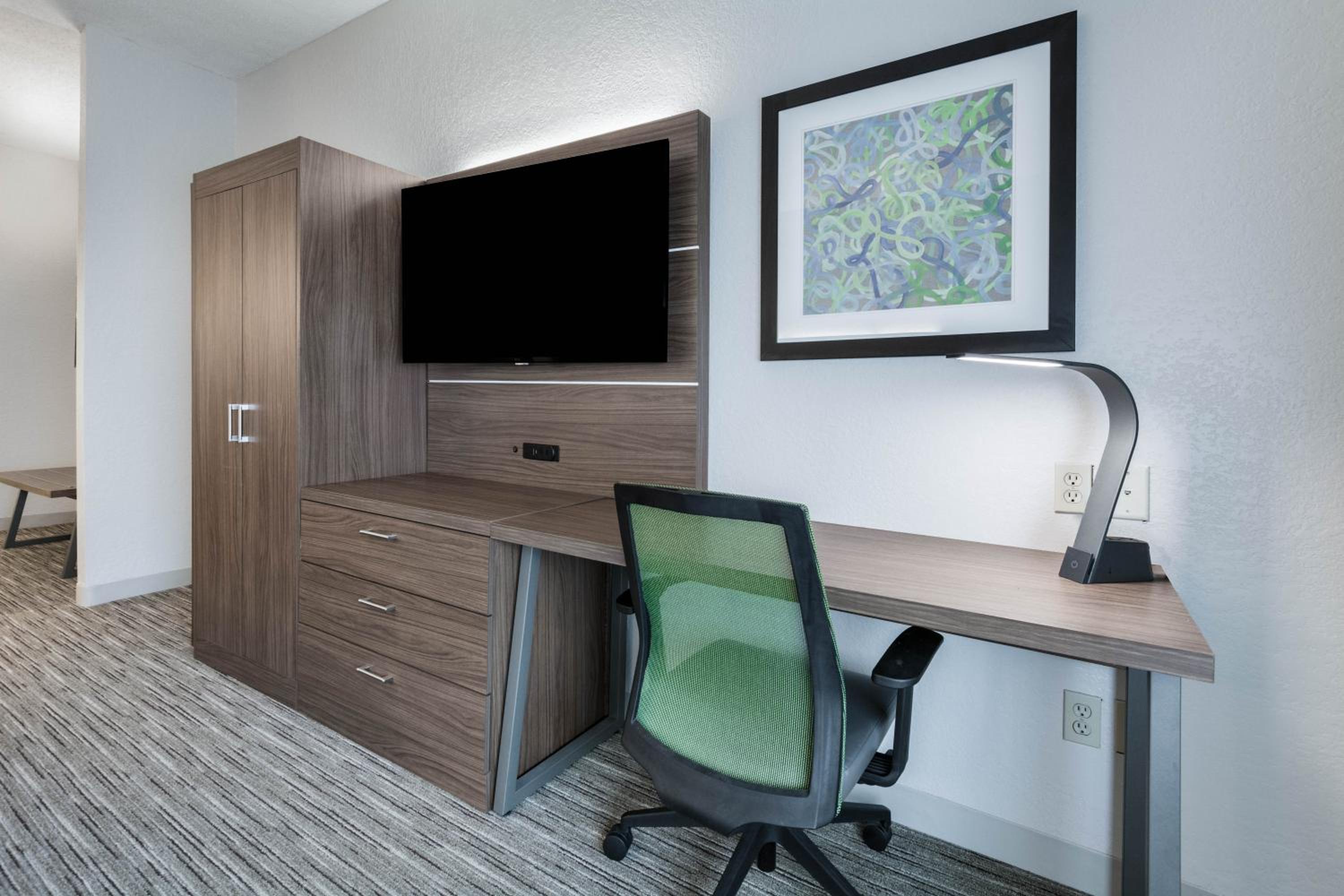 Suite - Mobility Access/Hearing Accessible - Photo 1