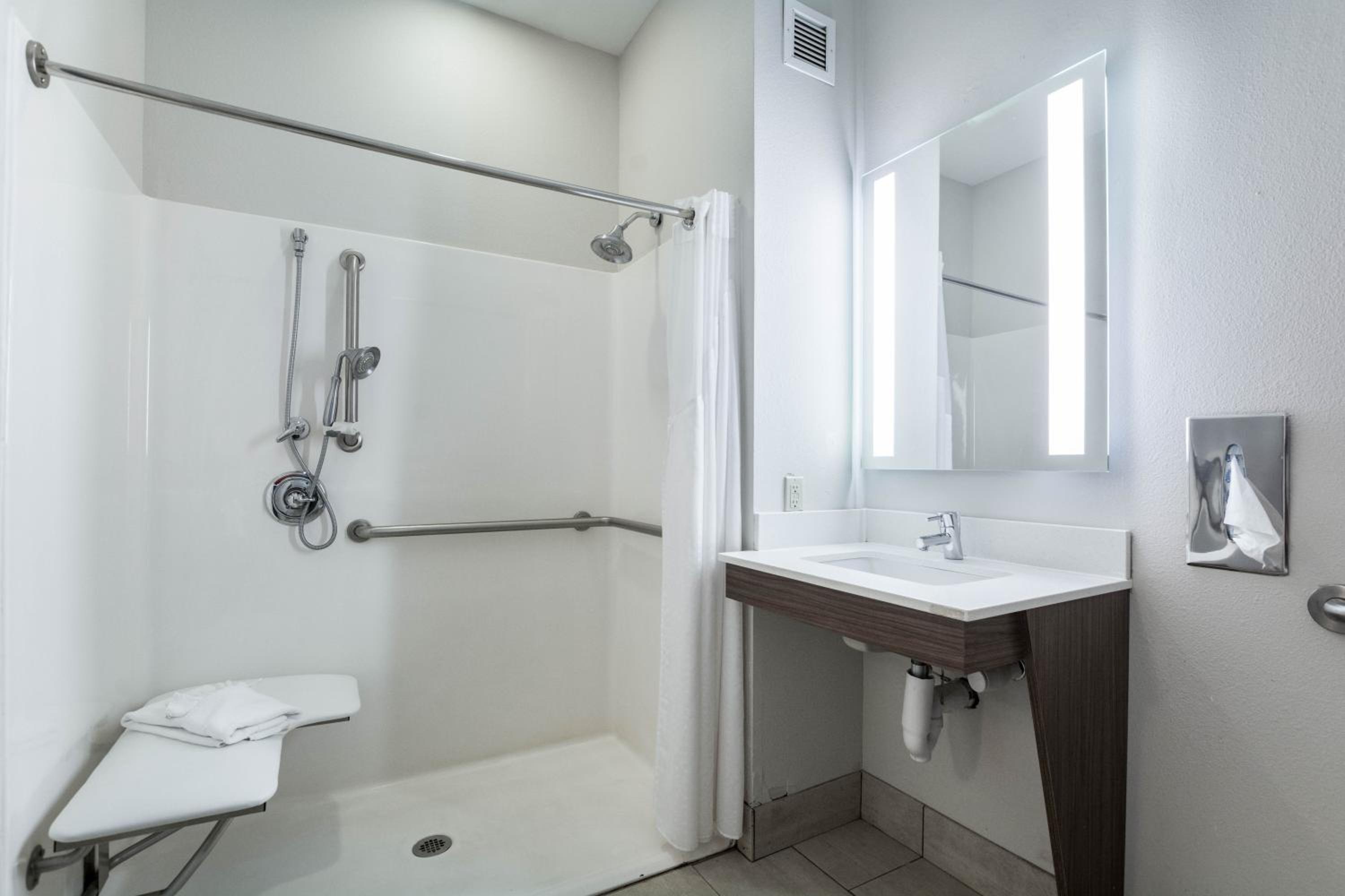 Deluxe Suite - Photo 4