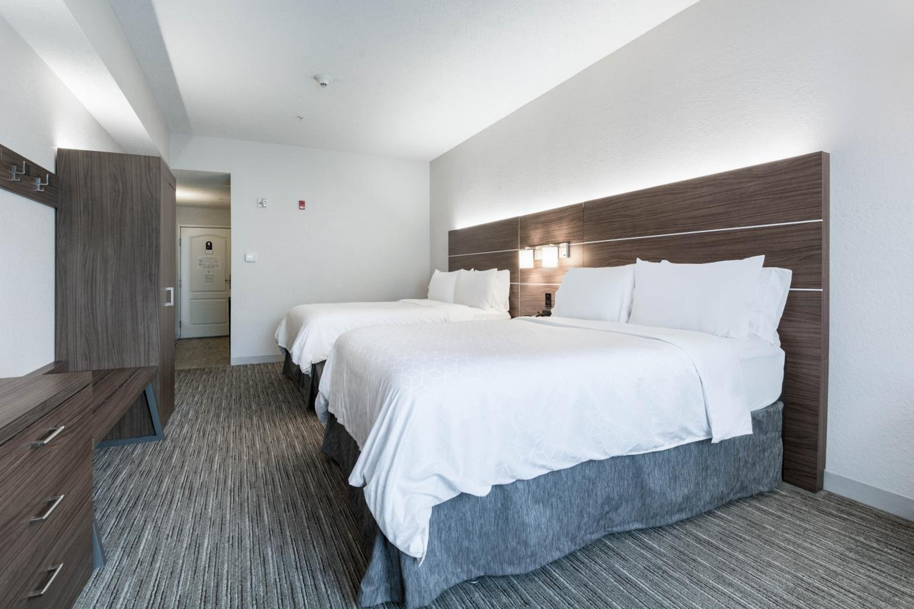 Deluxe Suite - Photo 2