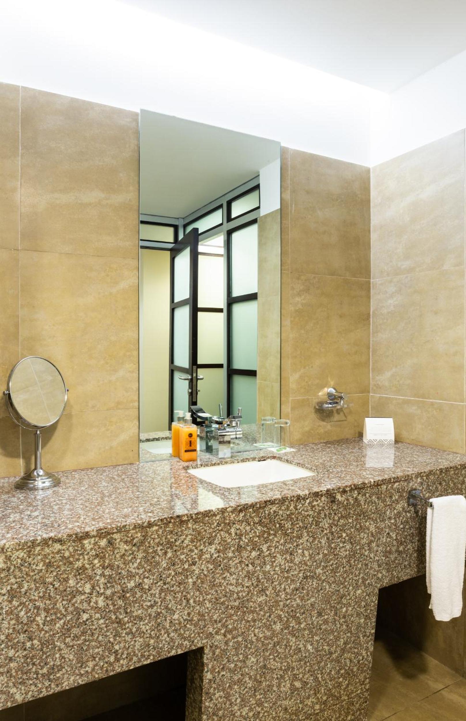 Signature Twin Room photo 3