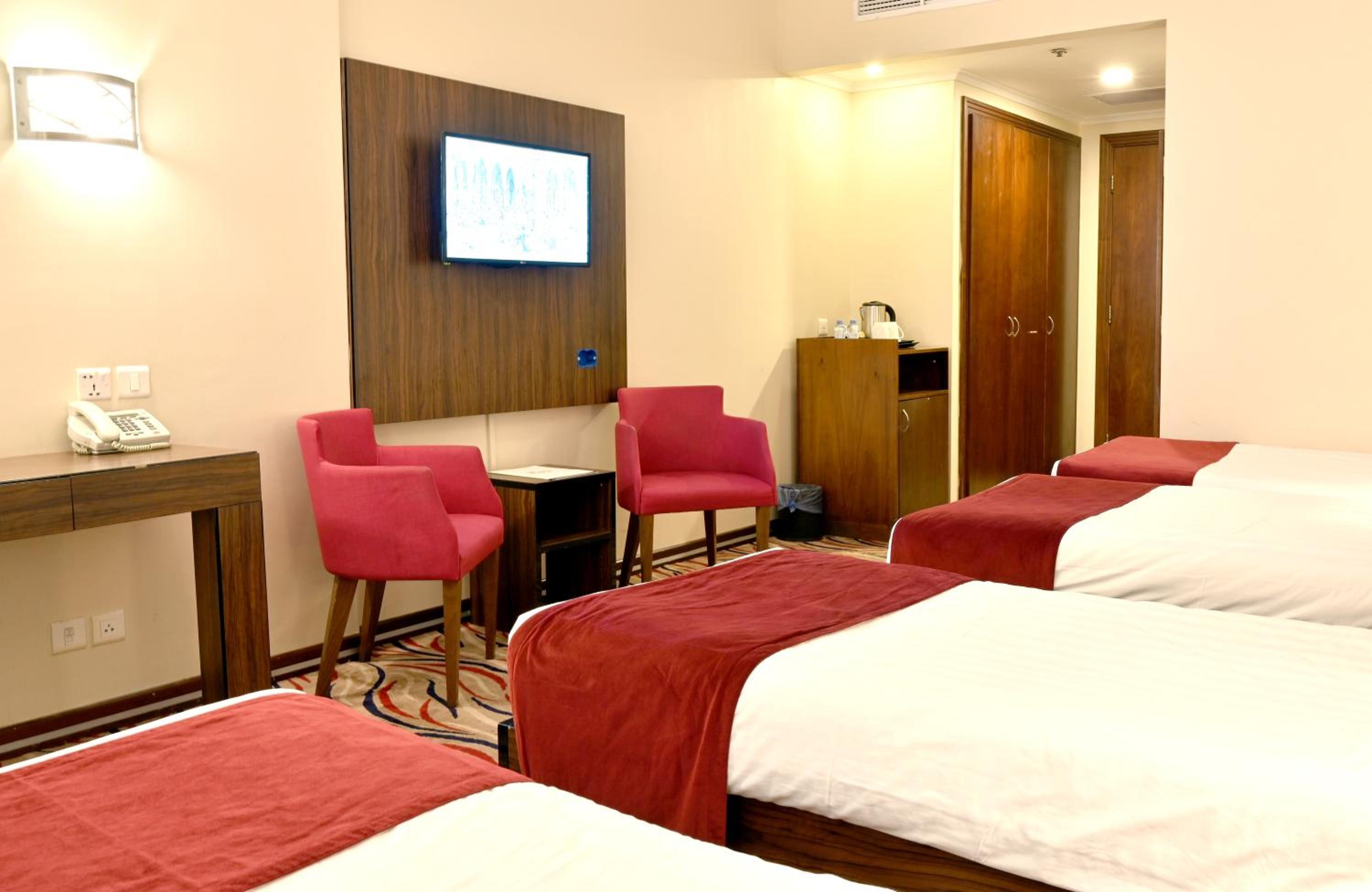 Quadruple Room - Photo 3