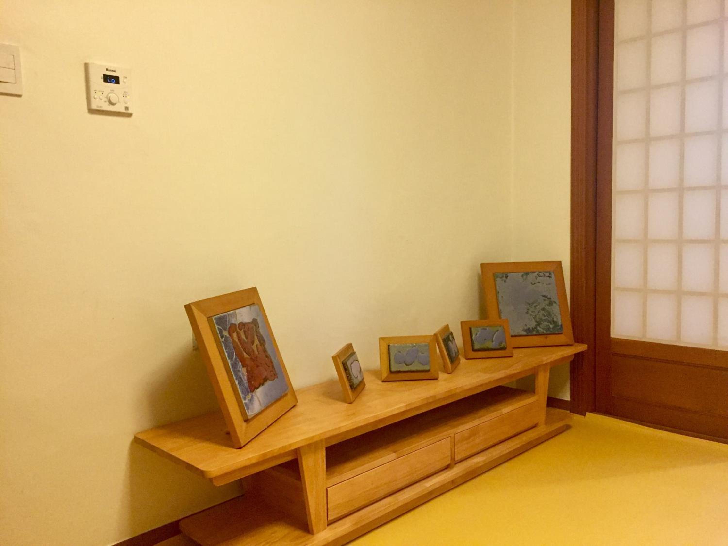 Deluxe Family Suite - Photo 12