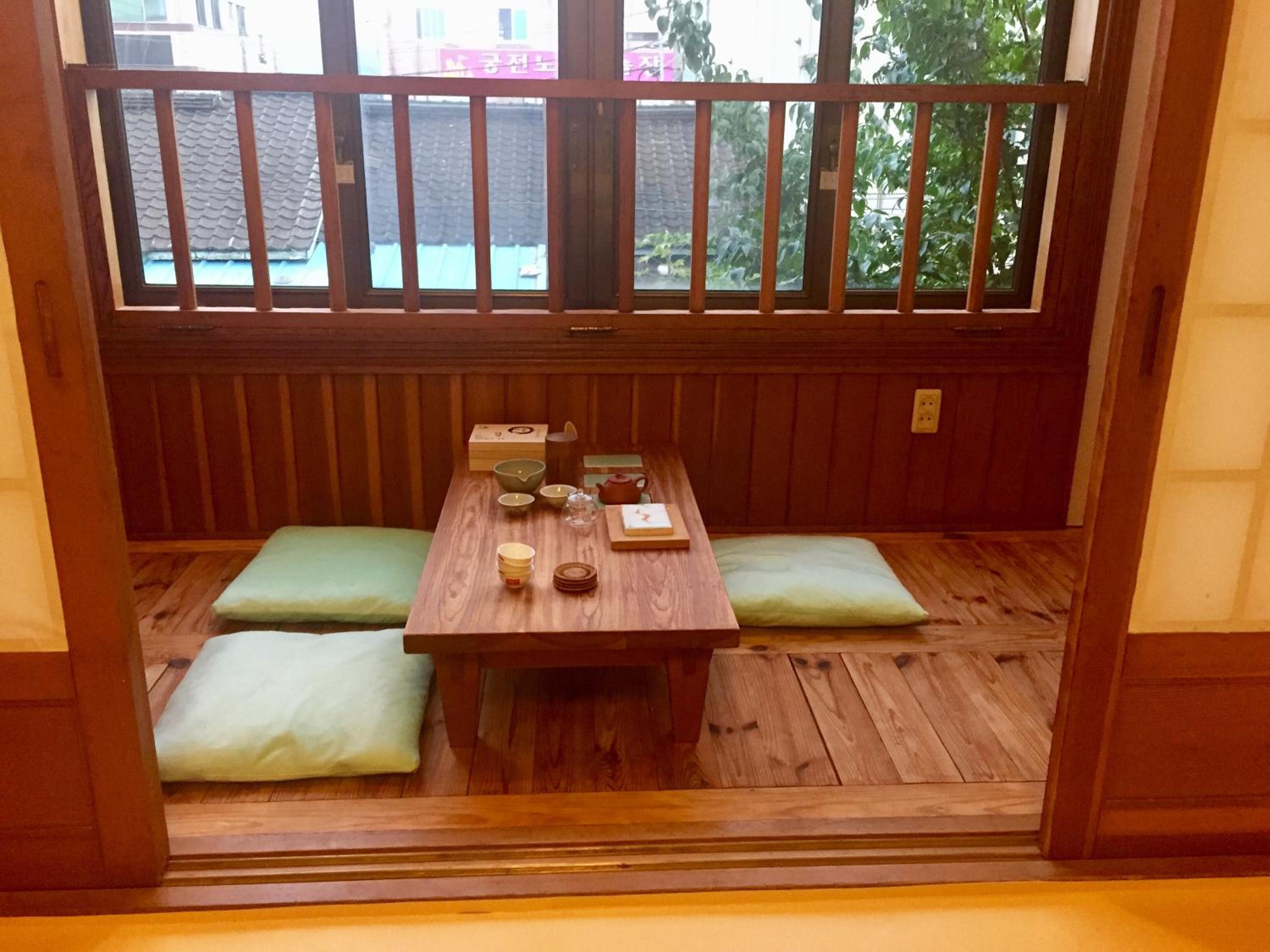 Deluxe Family Suite - Photo 23