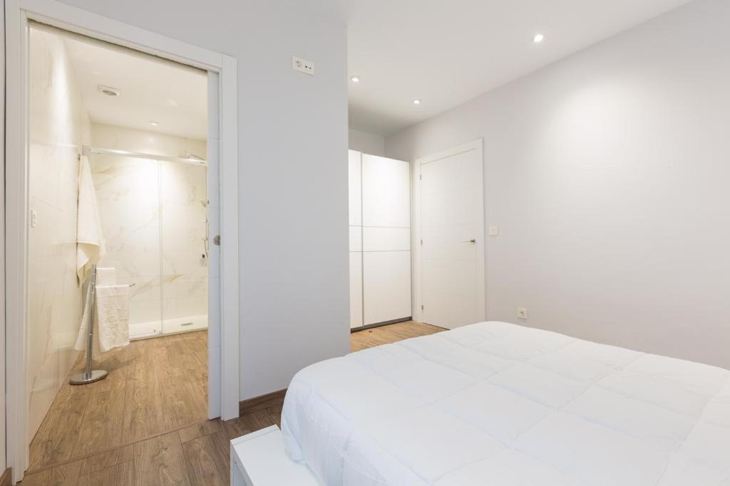 Two-Bedroom Apartment - Photo 7