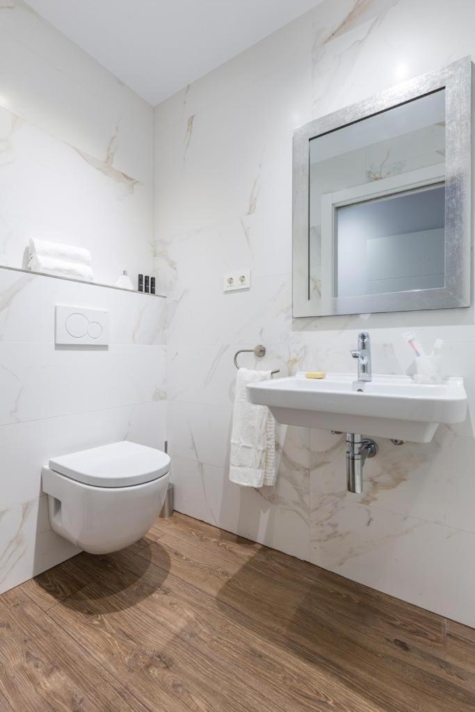 Two-Bedroom Apartment - Photo 17