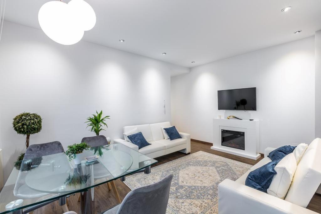Two-Bedroom Apartment - Photo 1