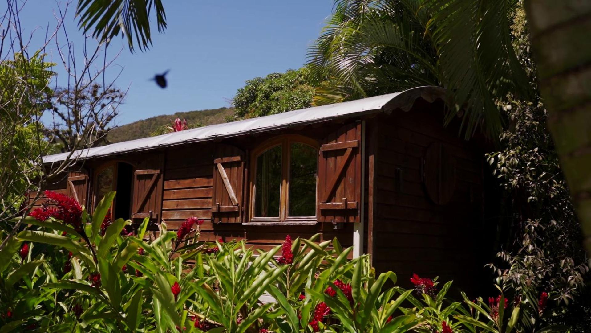 Wooden Caravan photo 3