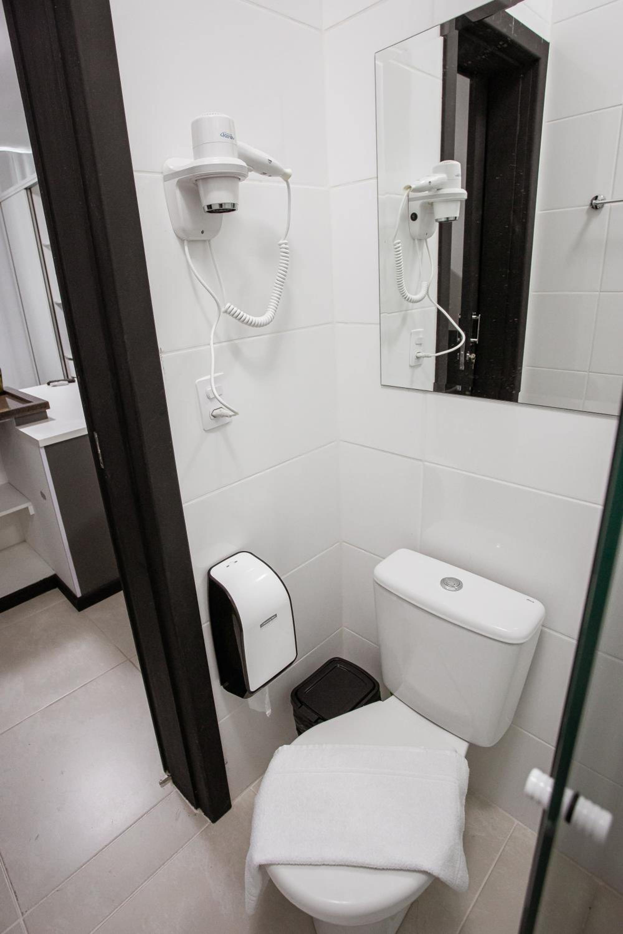 Double or Twin Room with Private Bathroom photo 2