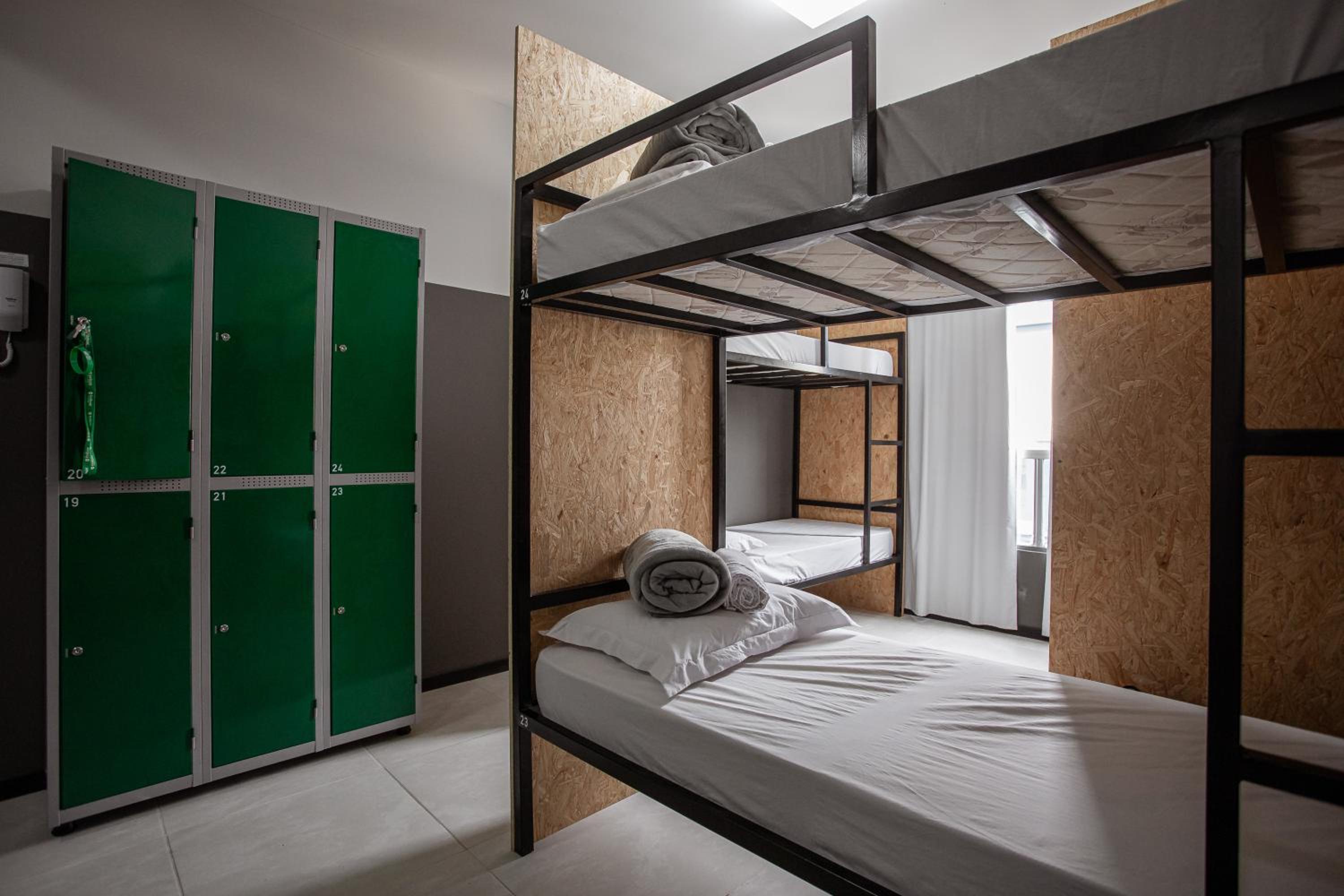 Bed in 6-Bed Dormitory Room photo 1