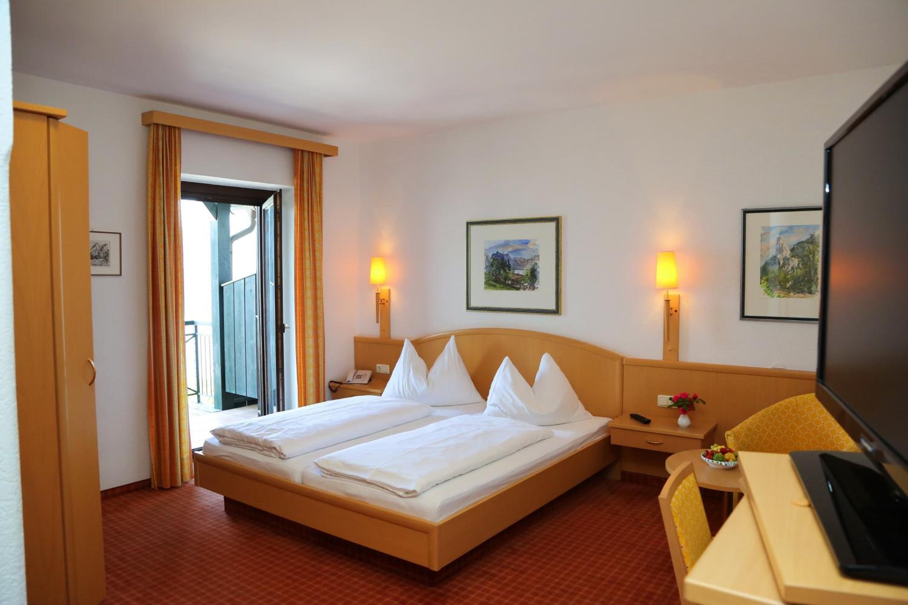 Superior Double Room with Lake View - Photo 4