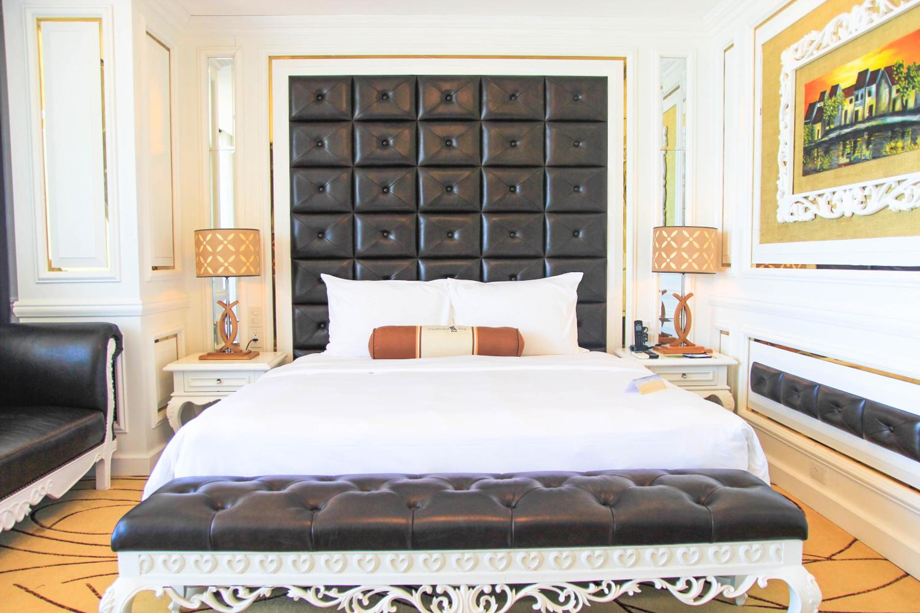 Oceanfront Two-Bedroom Suite with Balcony photo 2