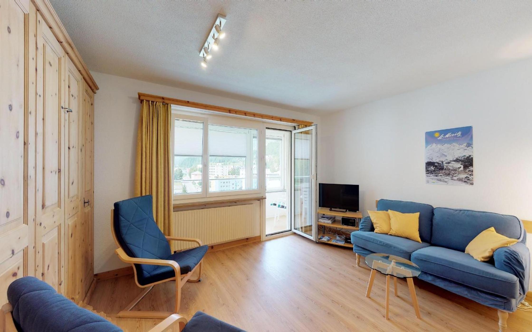 Apartment with Mountain View photo 3