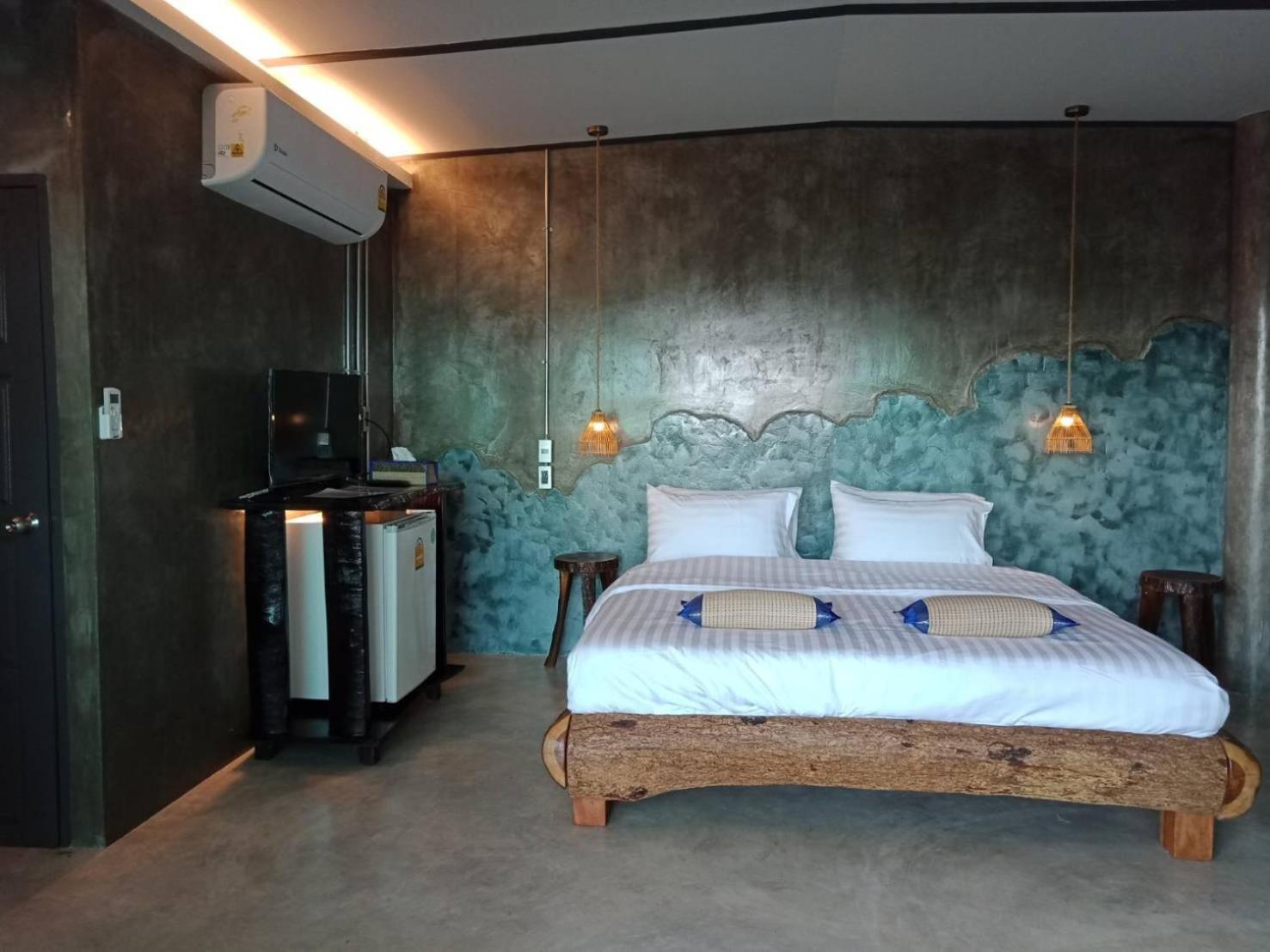 Deluxe Double Room with Balcony and Sea View photo 2