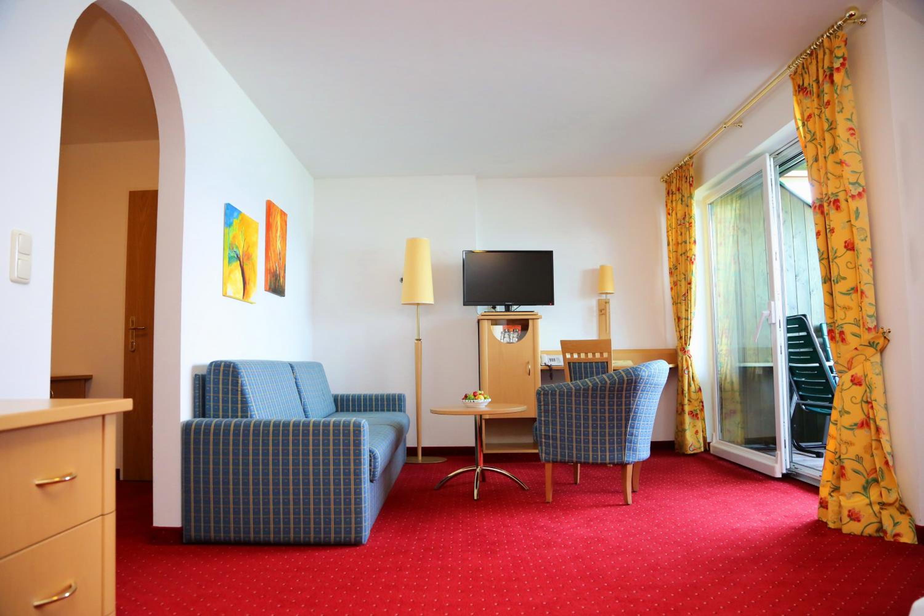 Deluxe Double Room with Lake View - Photo 5
